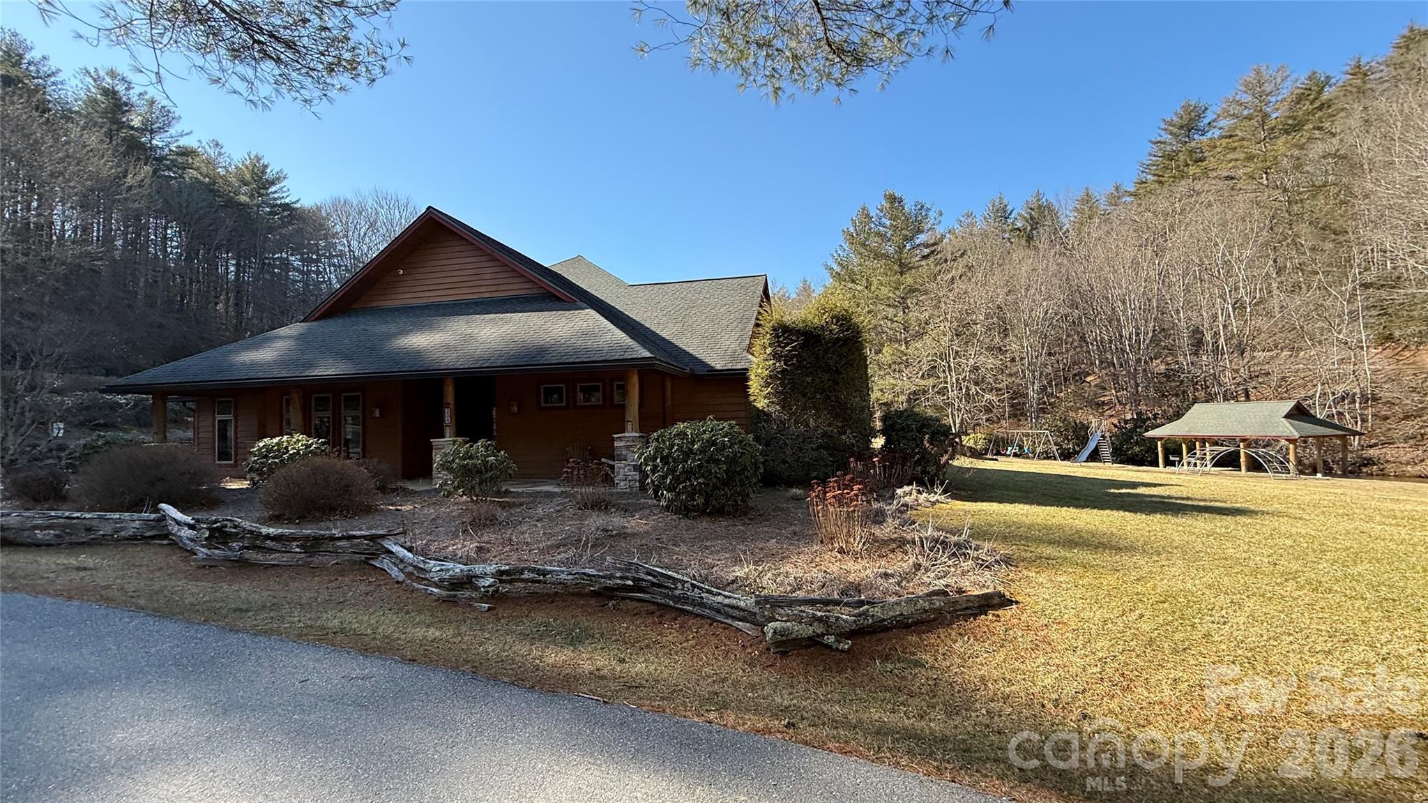 main property photo 9