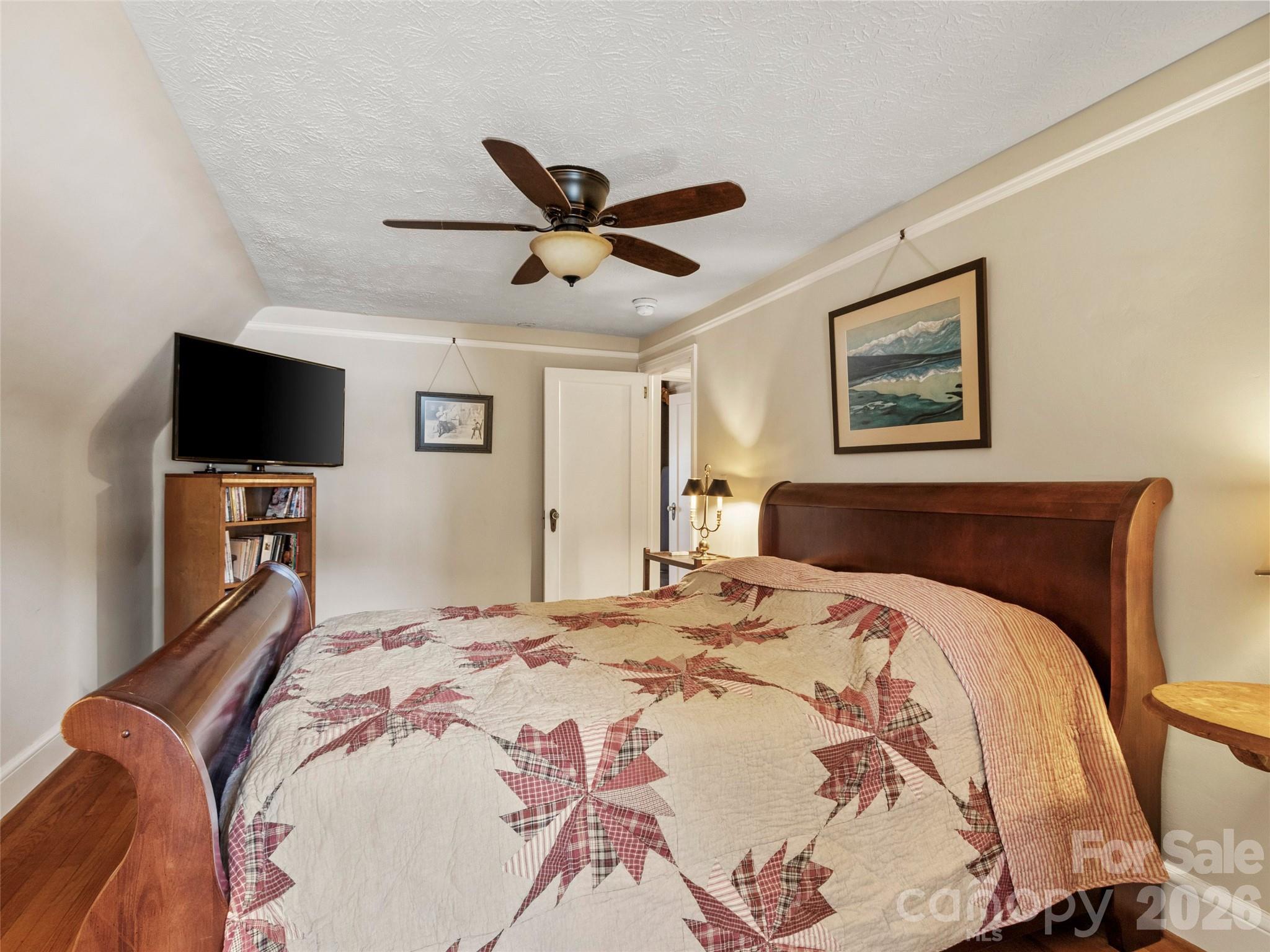 main property photo 29