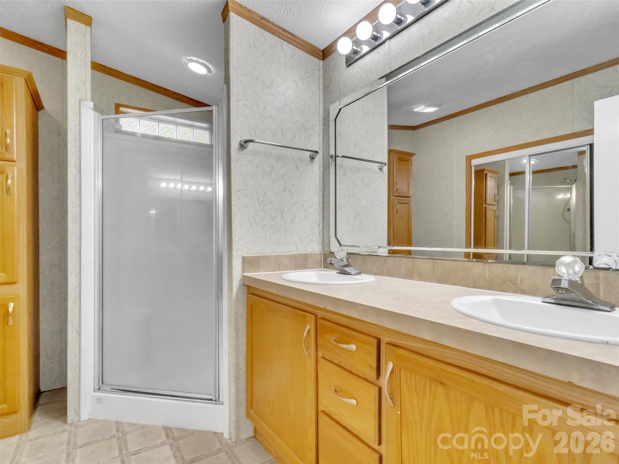 property viewer photo 17