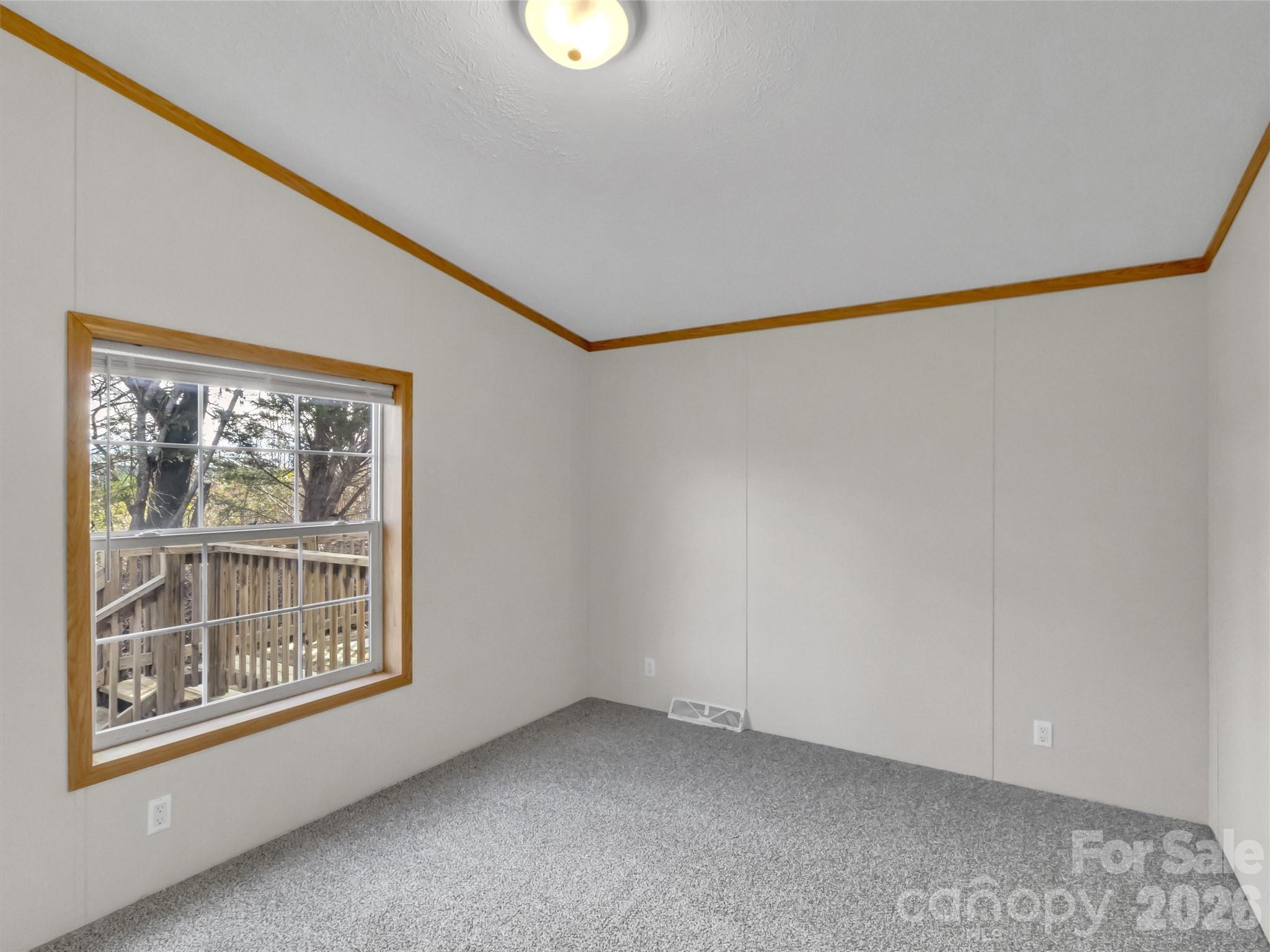 property viewer photo 20