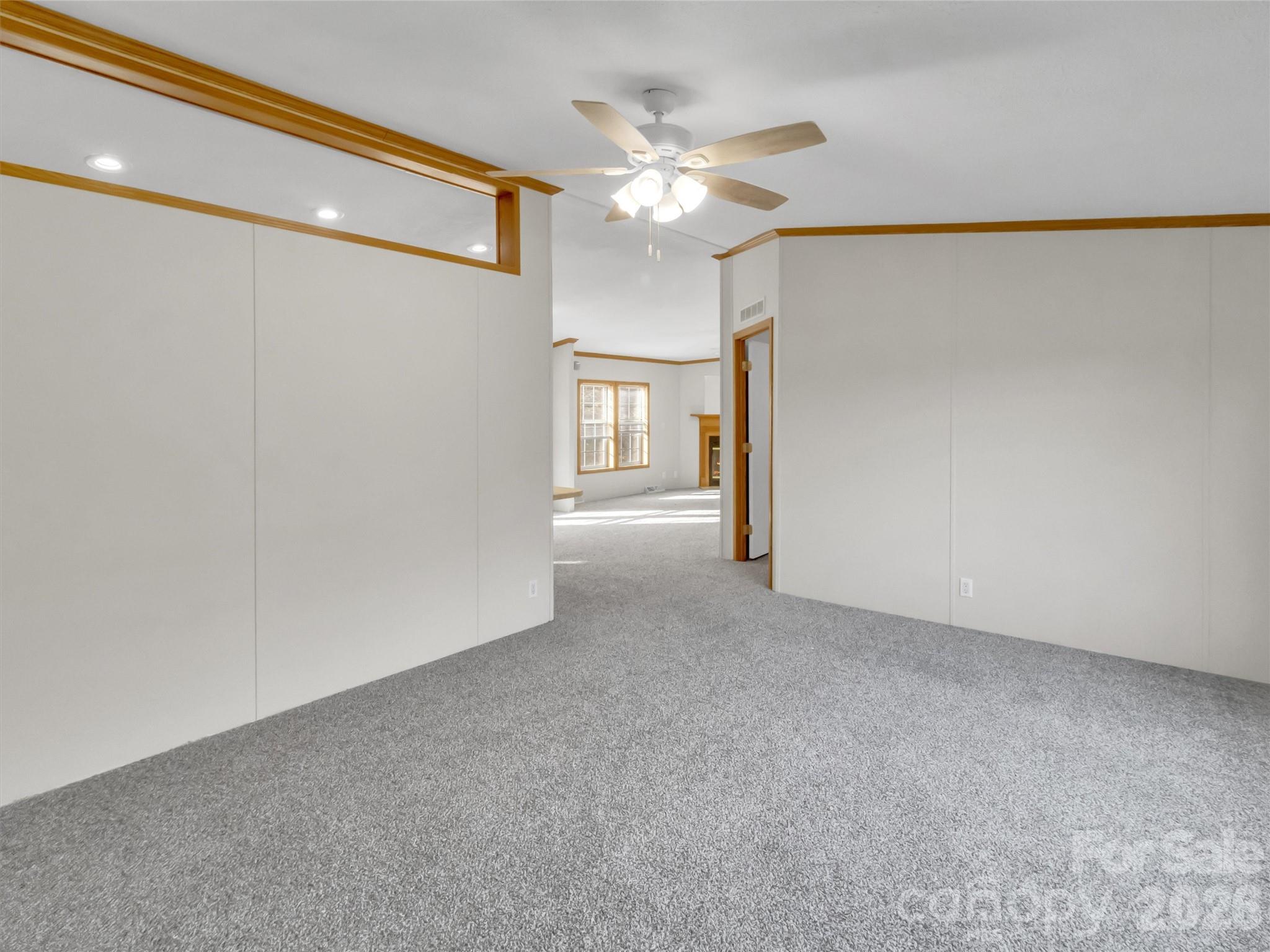 property viewer photo 4