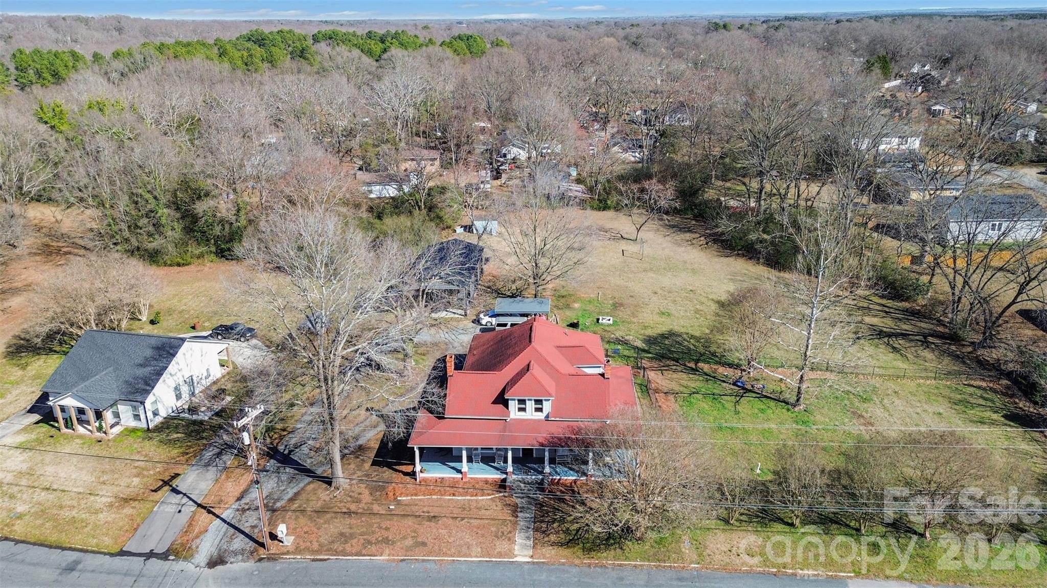 main property photo 28