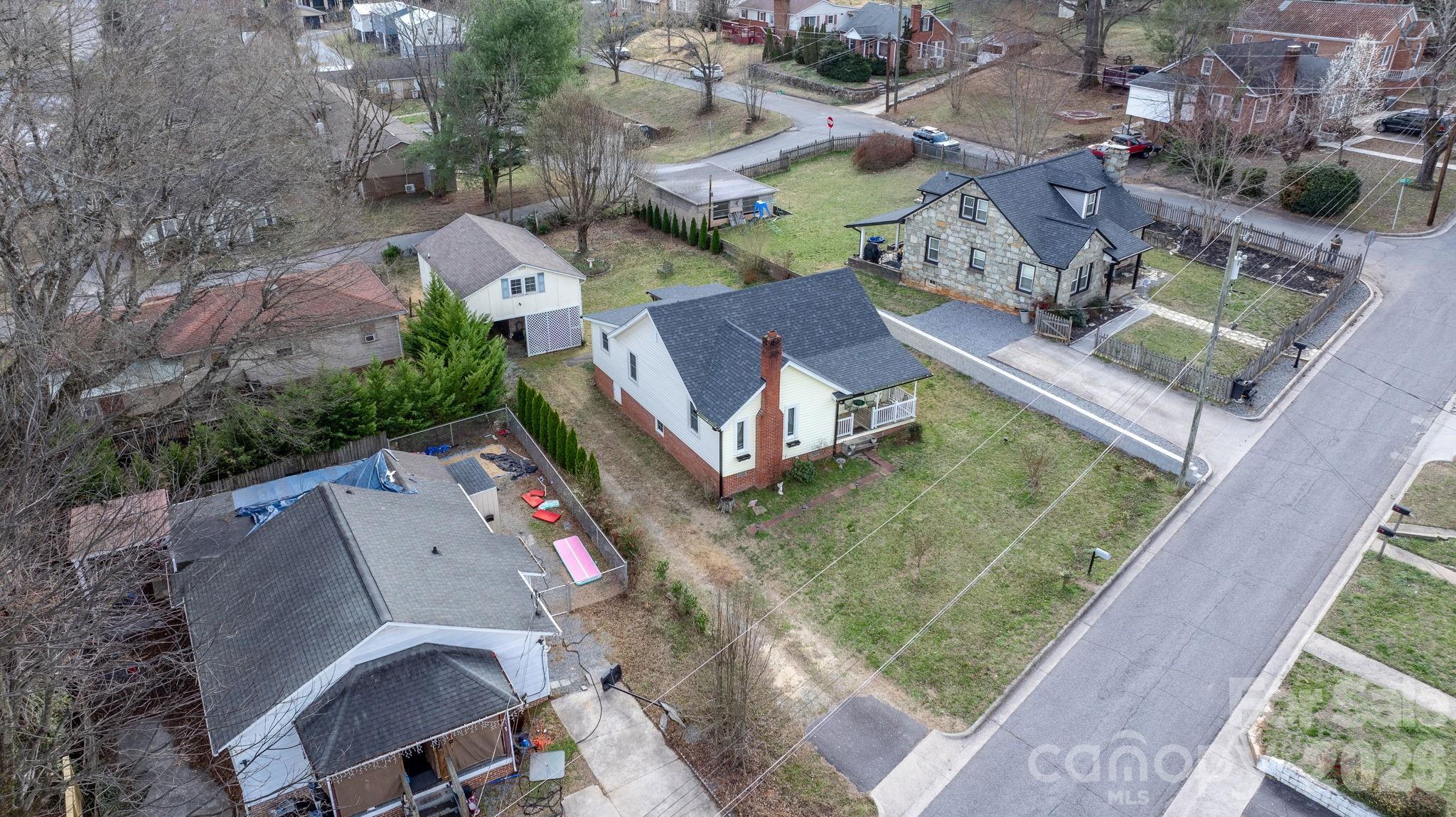 main property photo 34