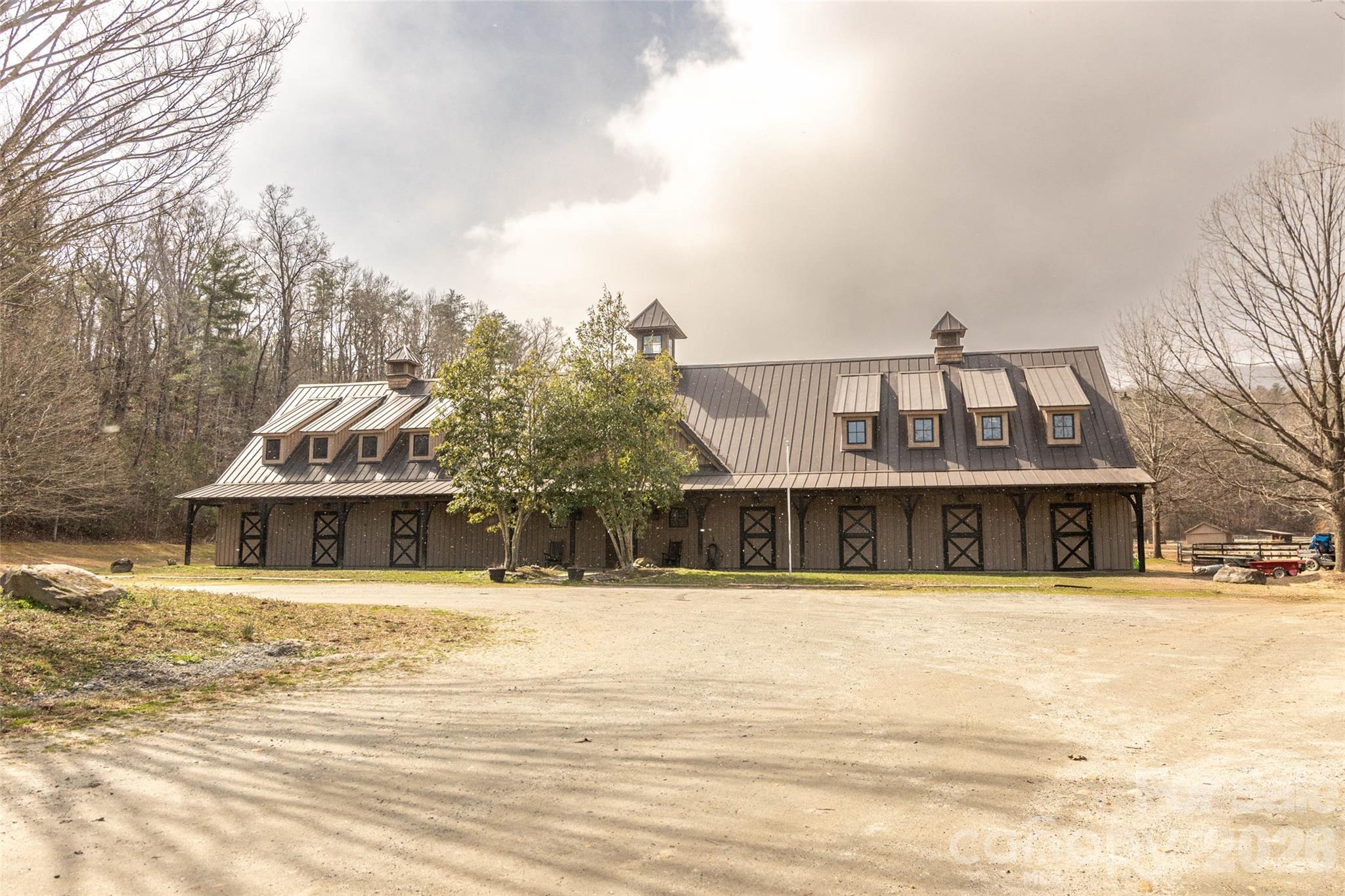 main property photo 32