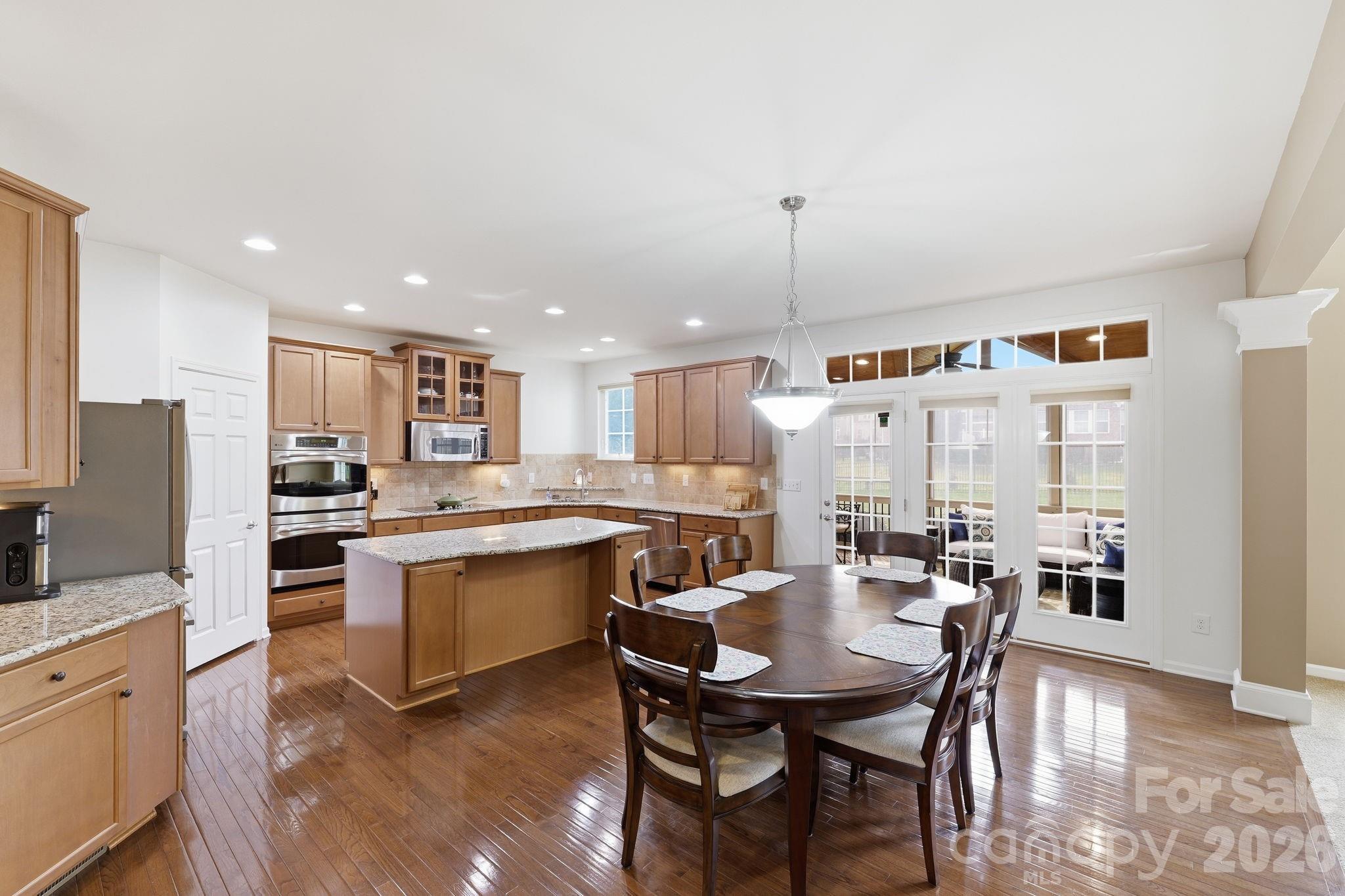 main property photo 16