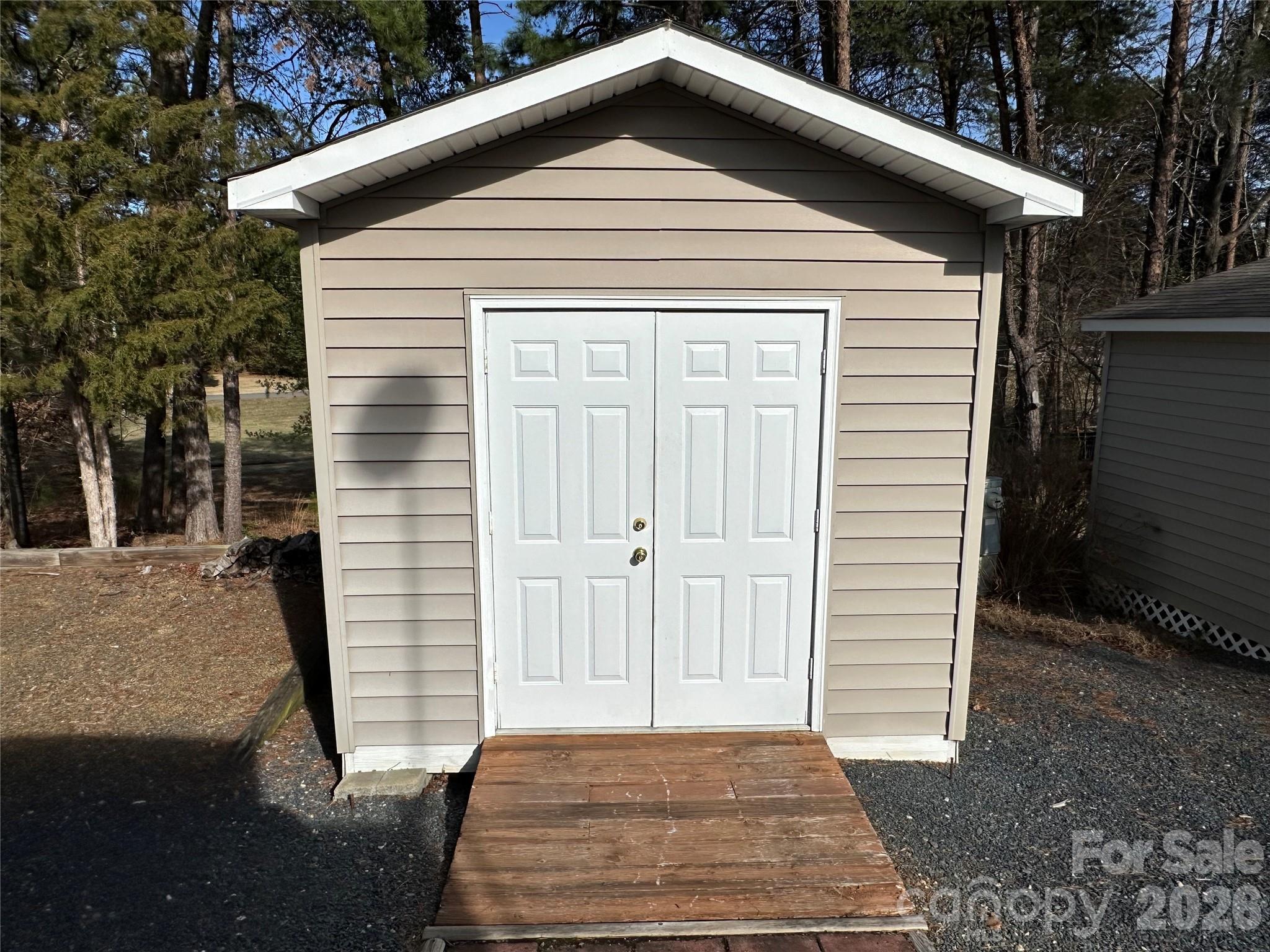 main property photo 30
