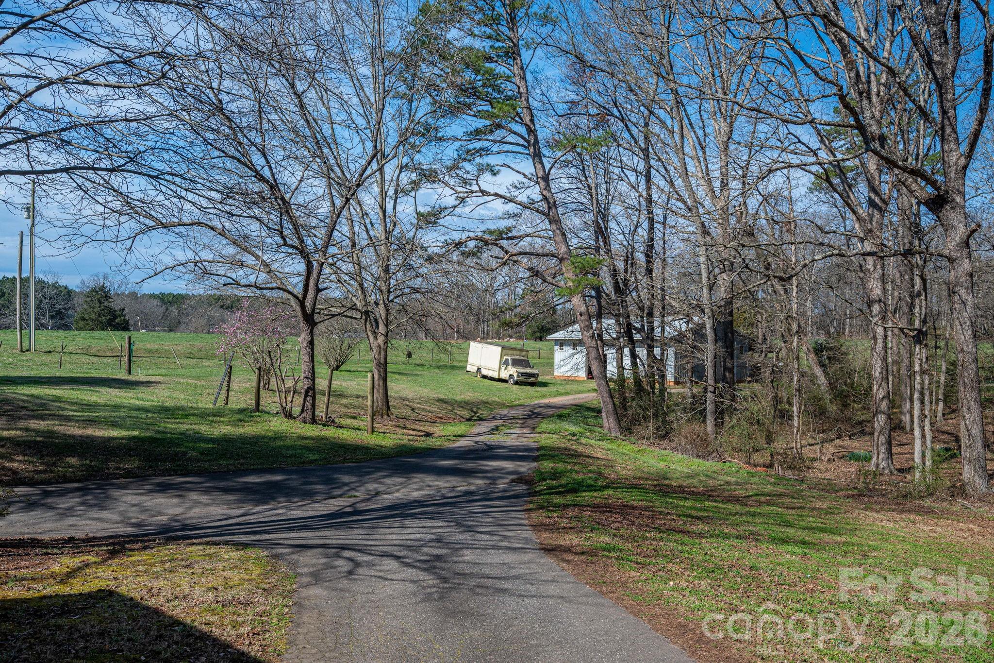 main property photo 40