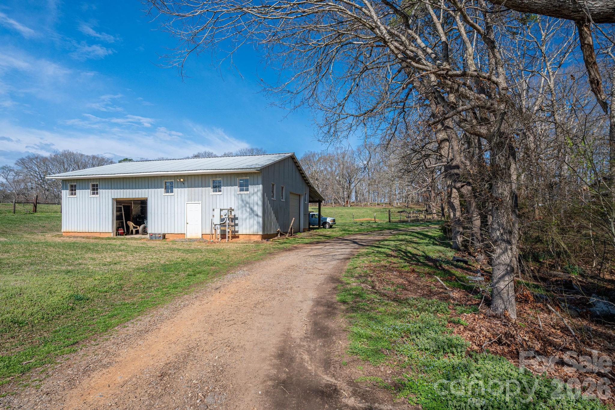 main property photo 41