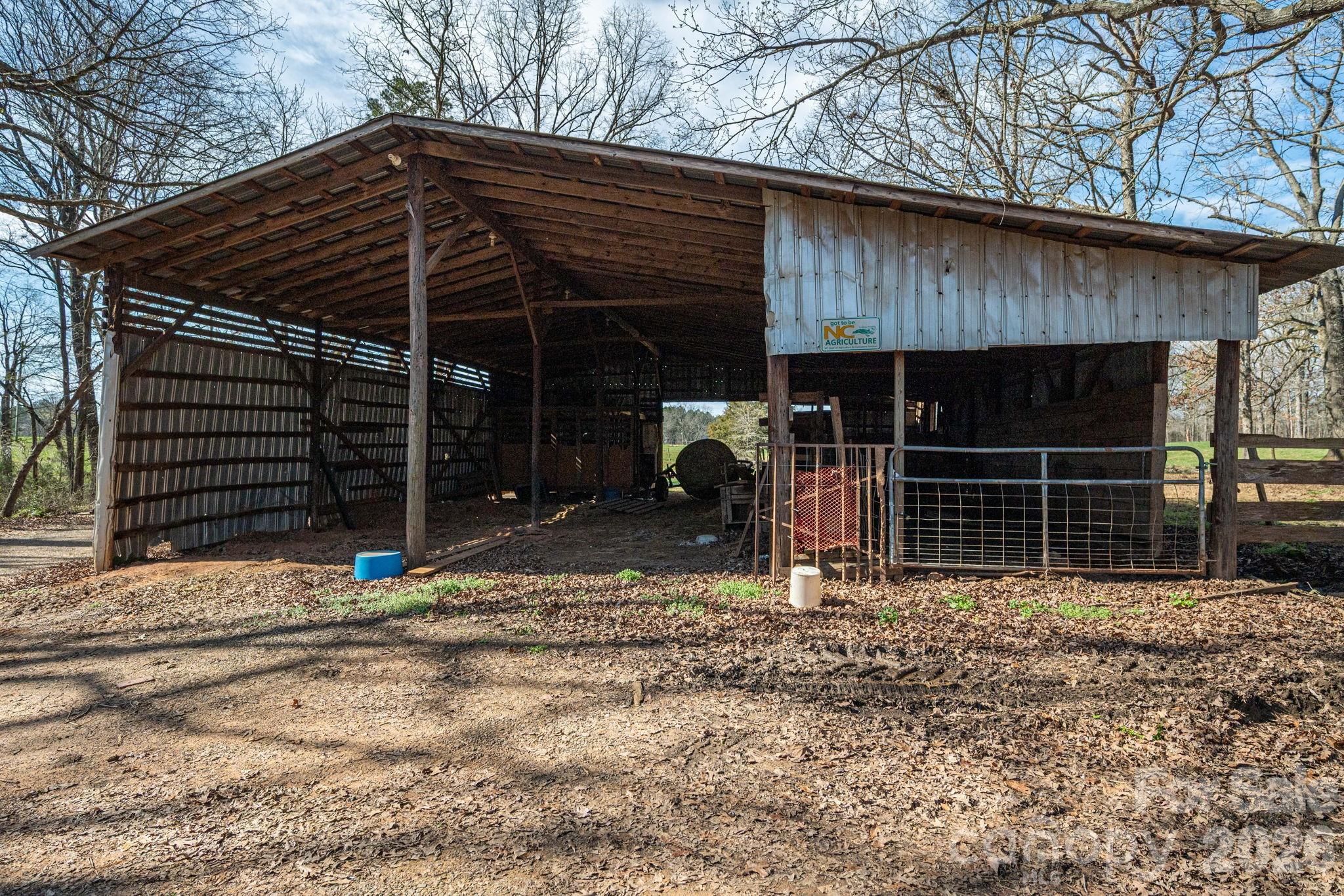 main property photo 45