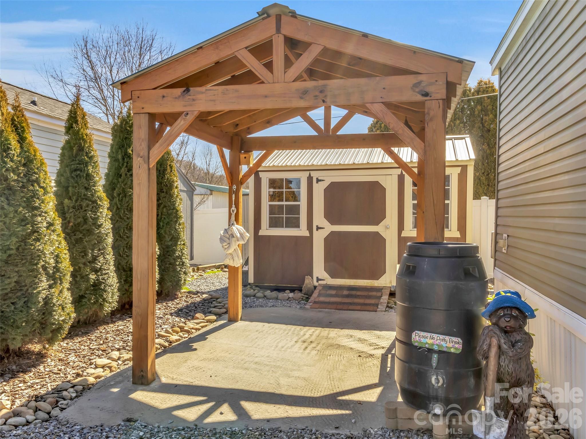 main property photo 22