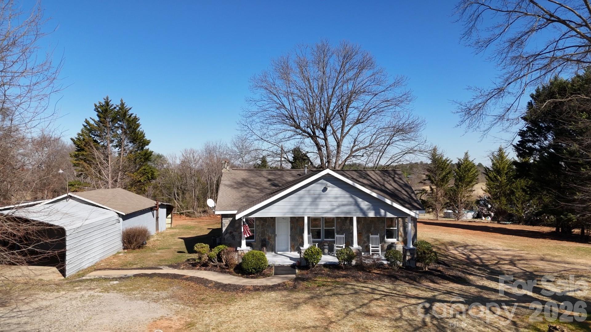 main property photo 11