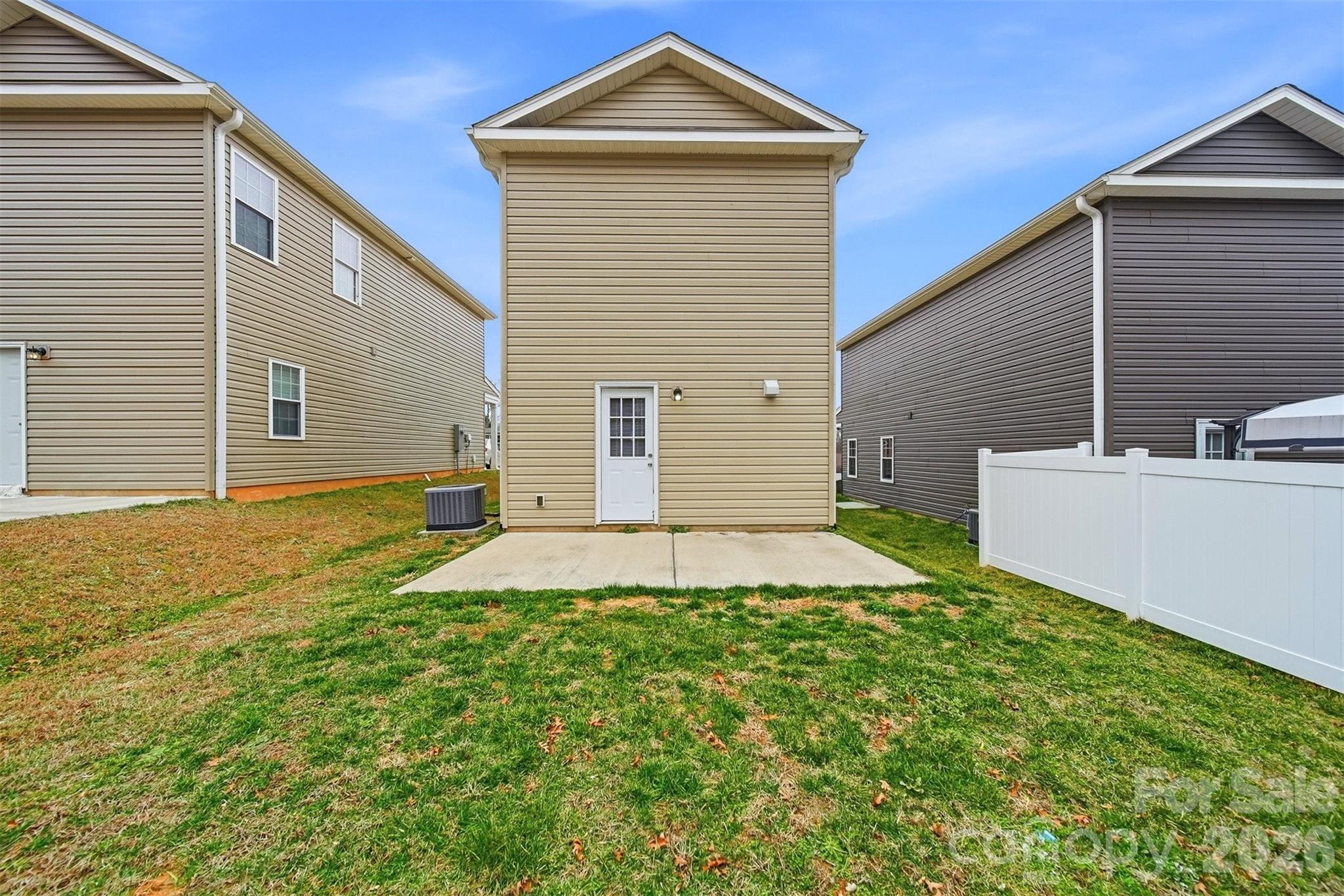 main property photo 28