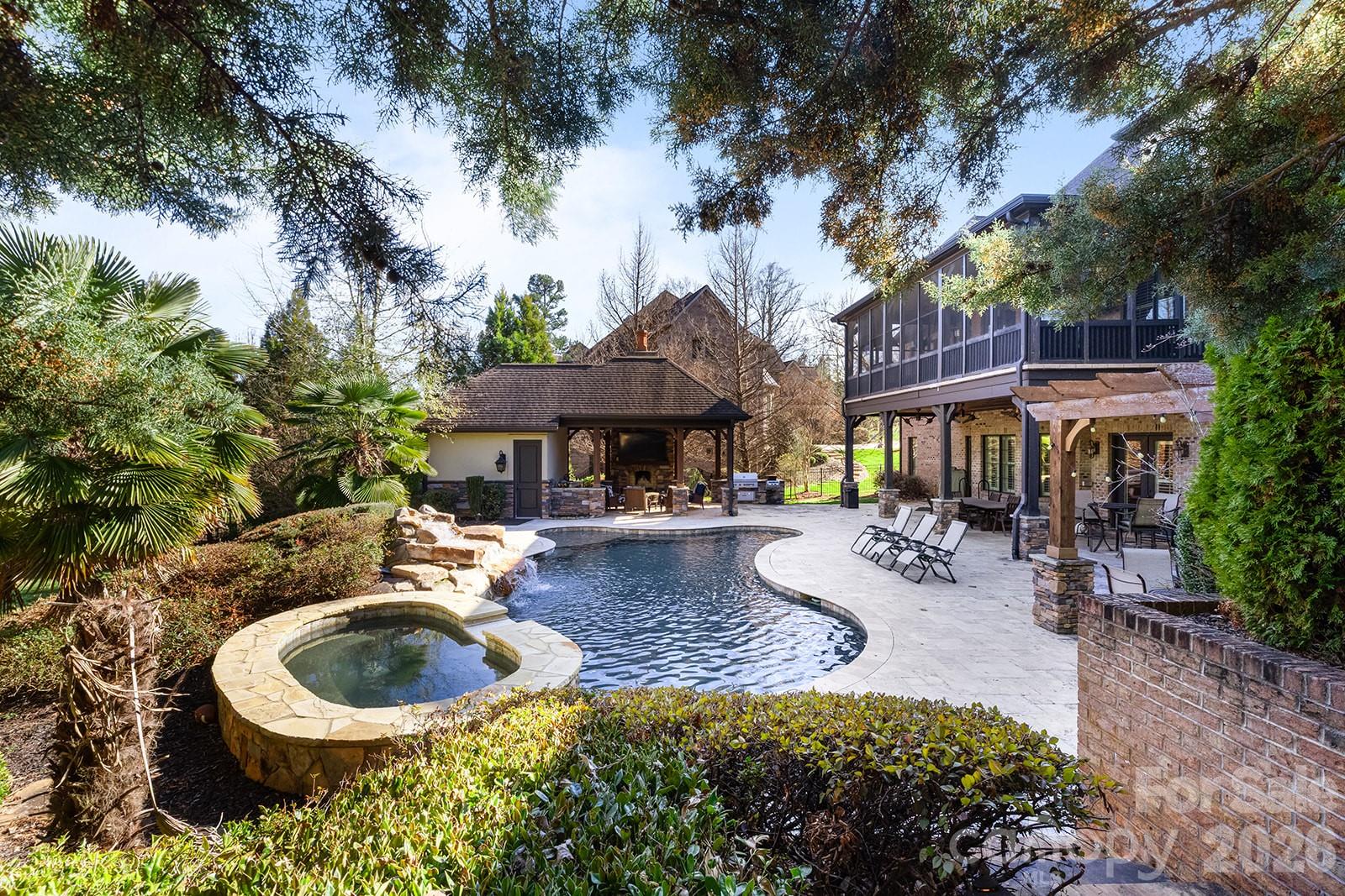 main property photo 19