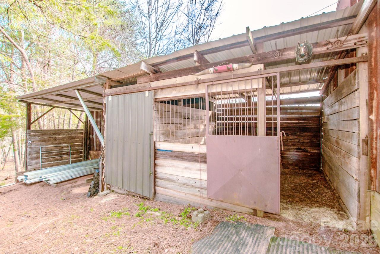 main property photo 27