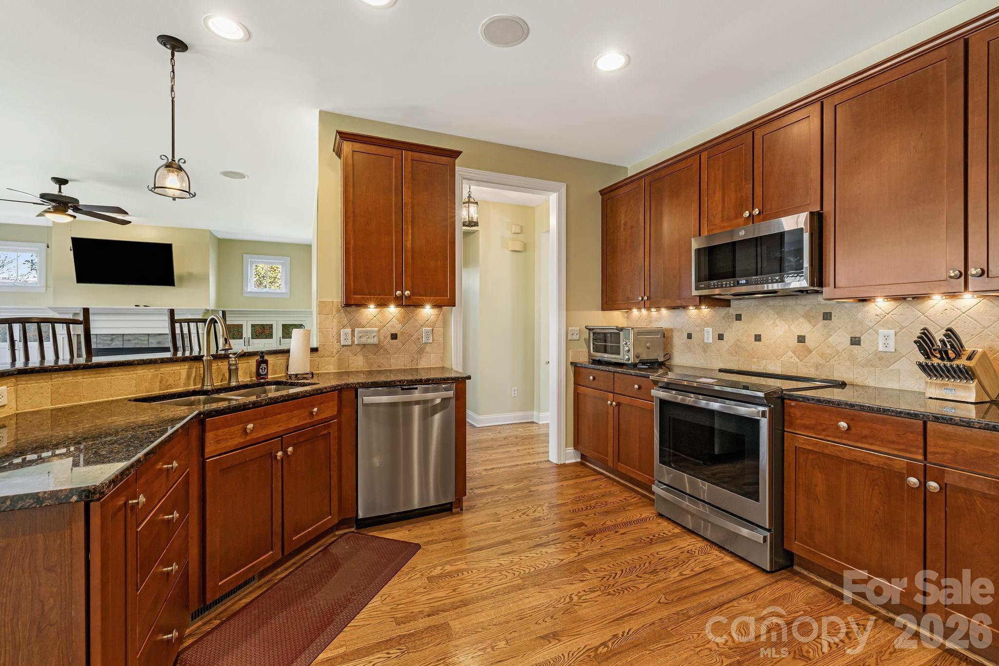 property viewer photo 23
