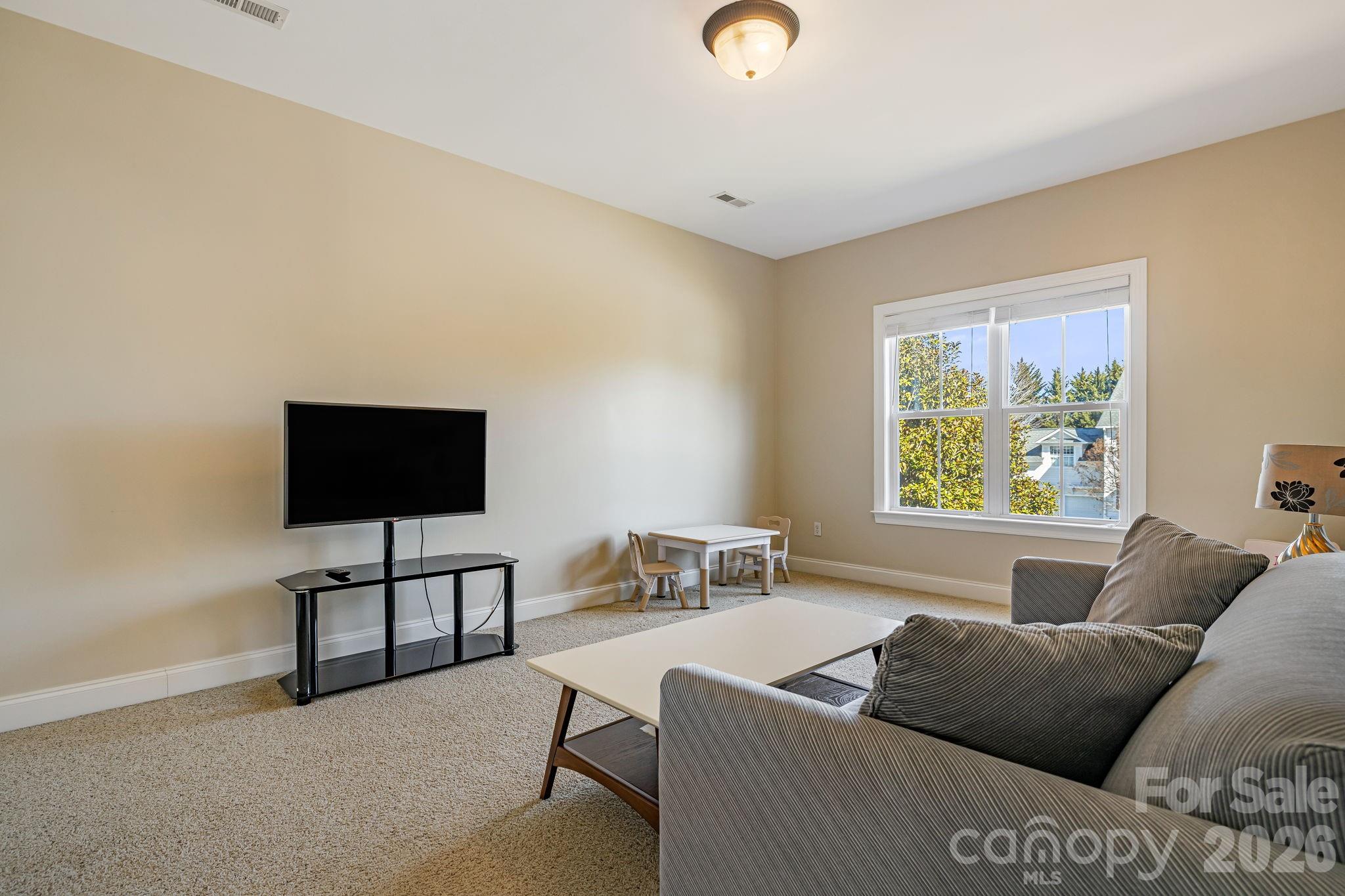 property viewer photo 34