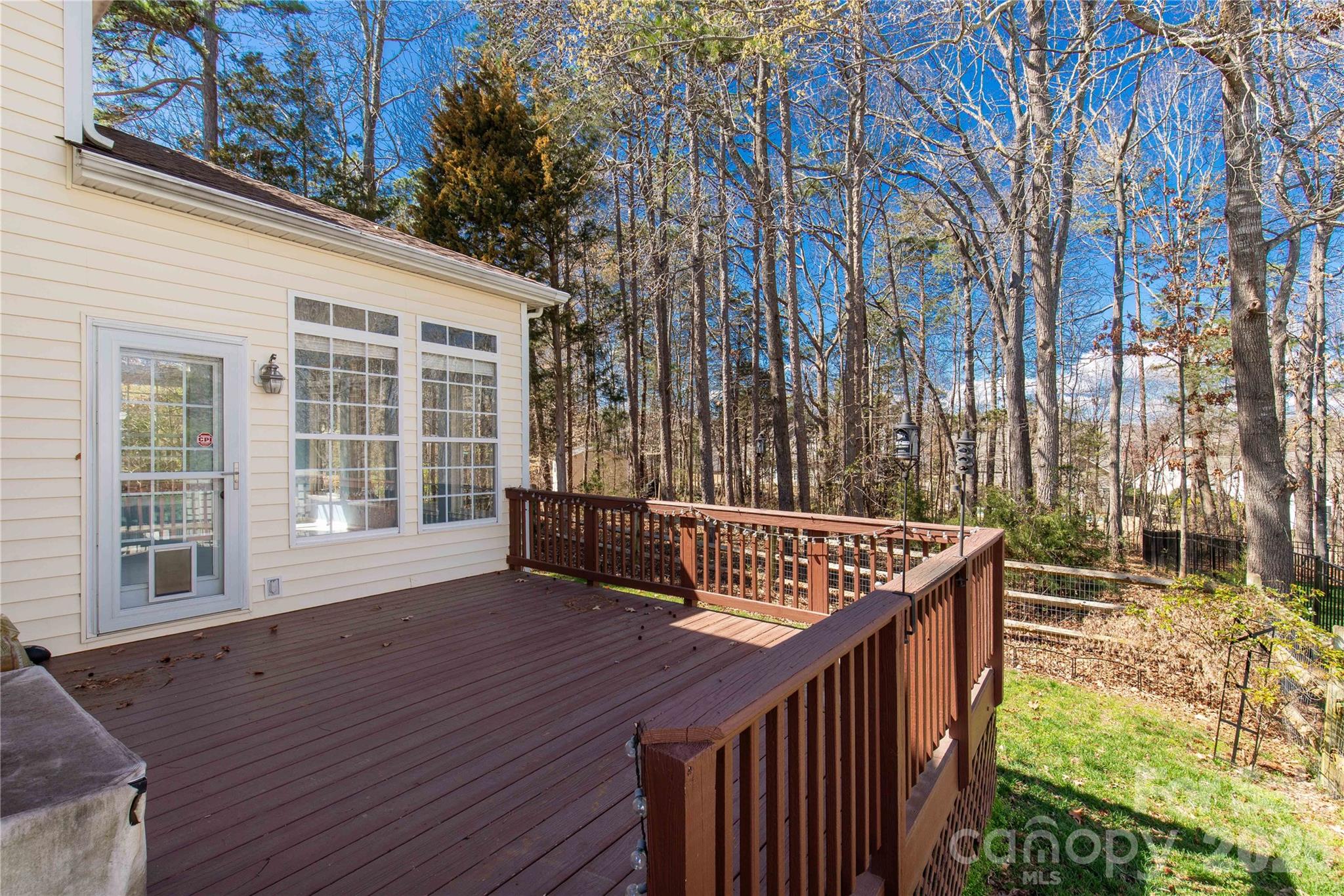 main property photo 28
