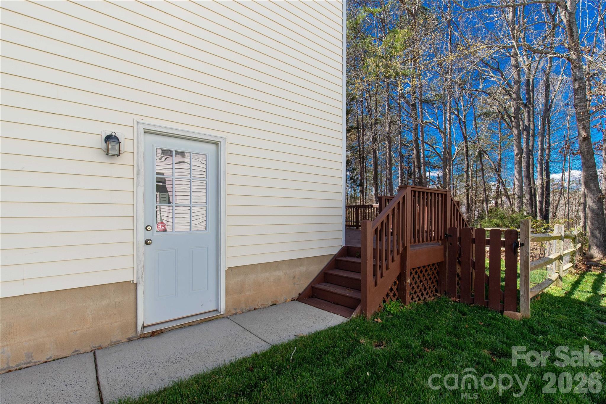 main property photo 30