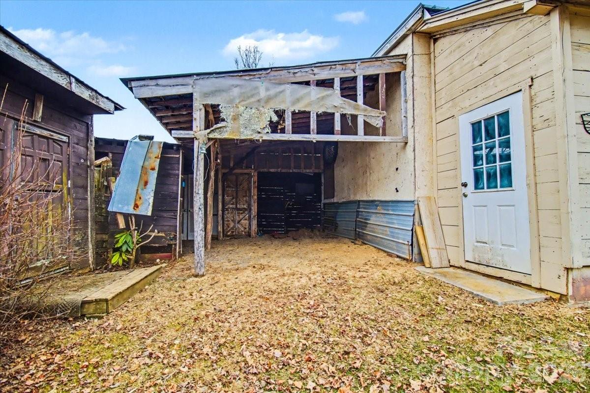 main property photo 28