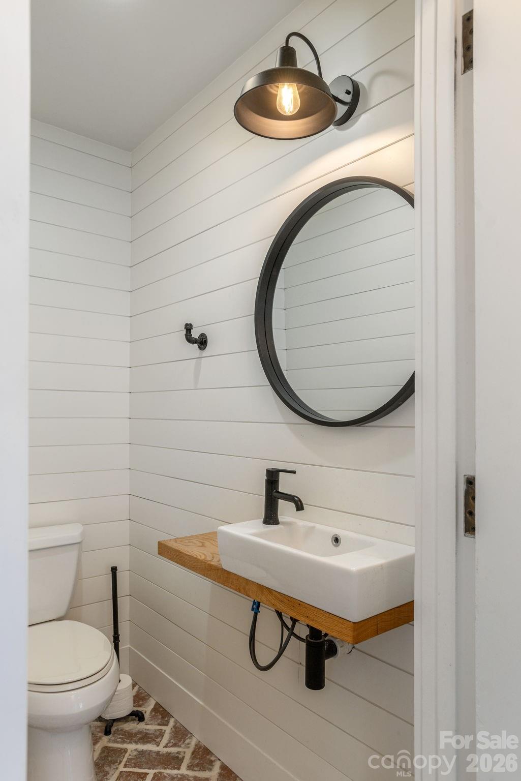 main property photo 15