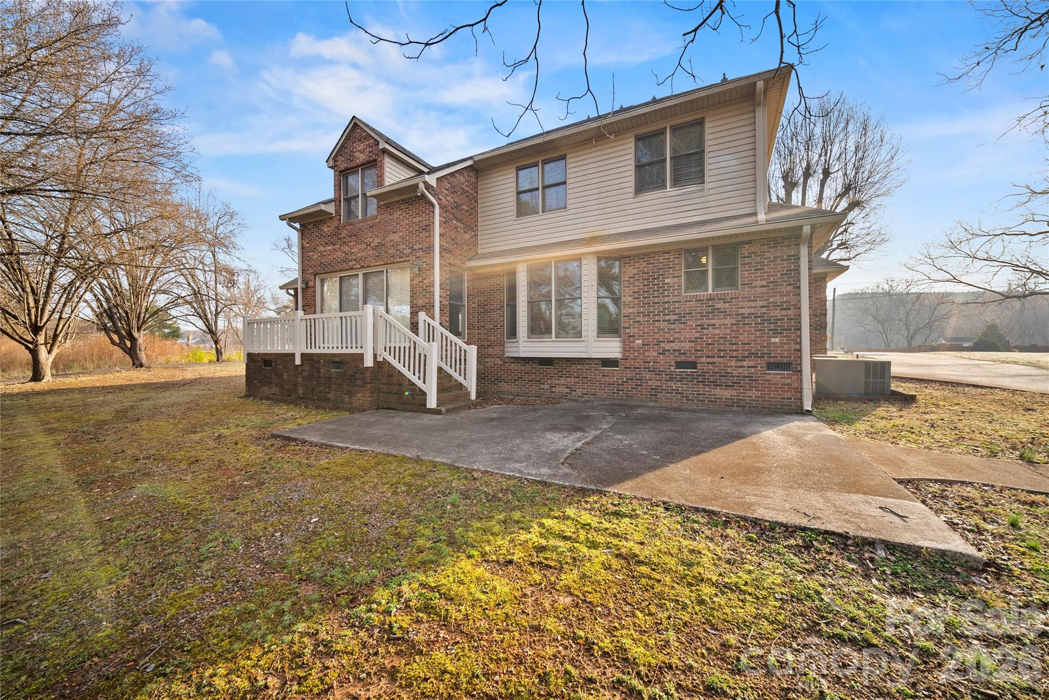 main property photo 30