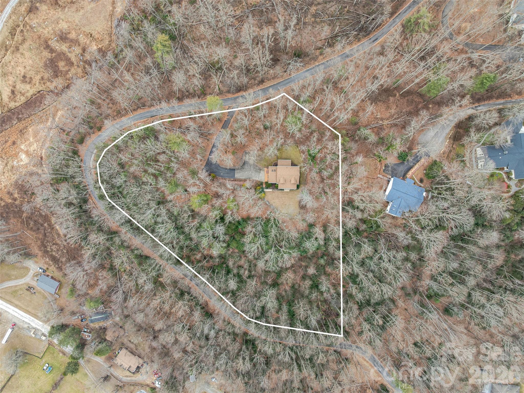 main property photo 40