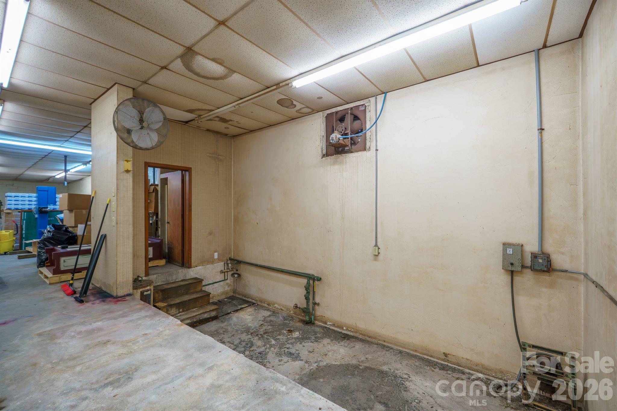 main property photo 31