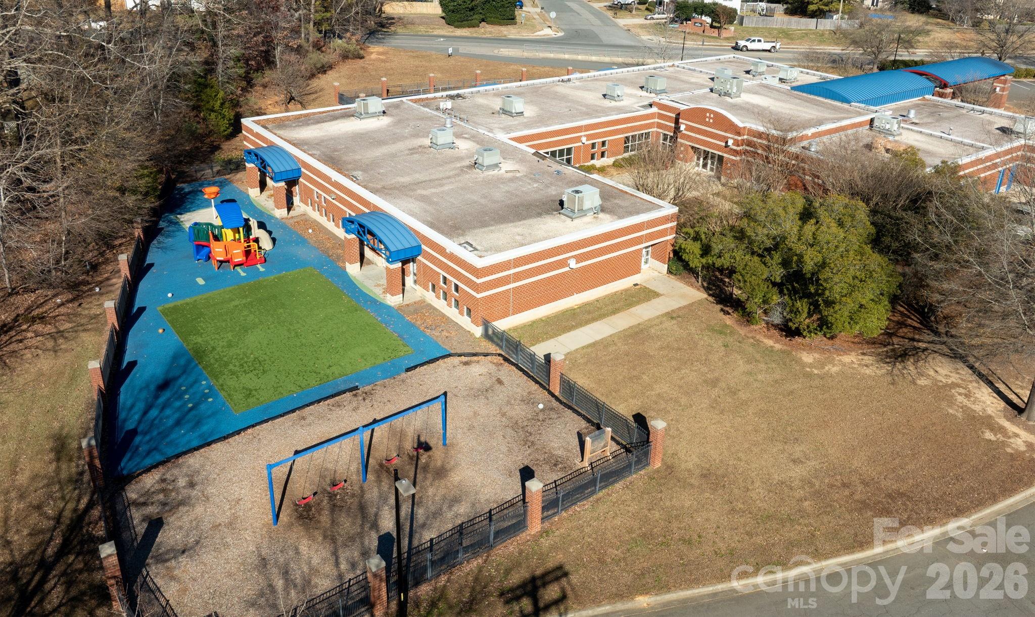 main property photo 23