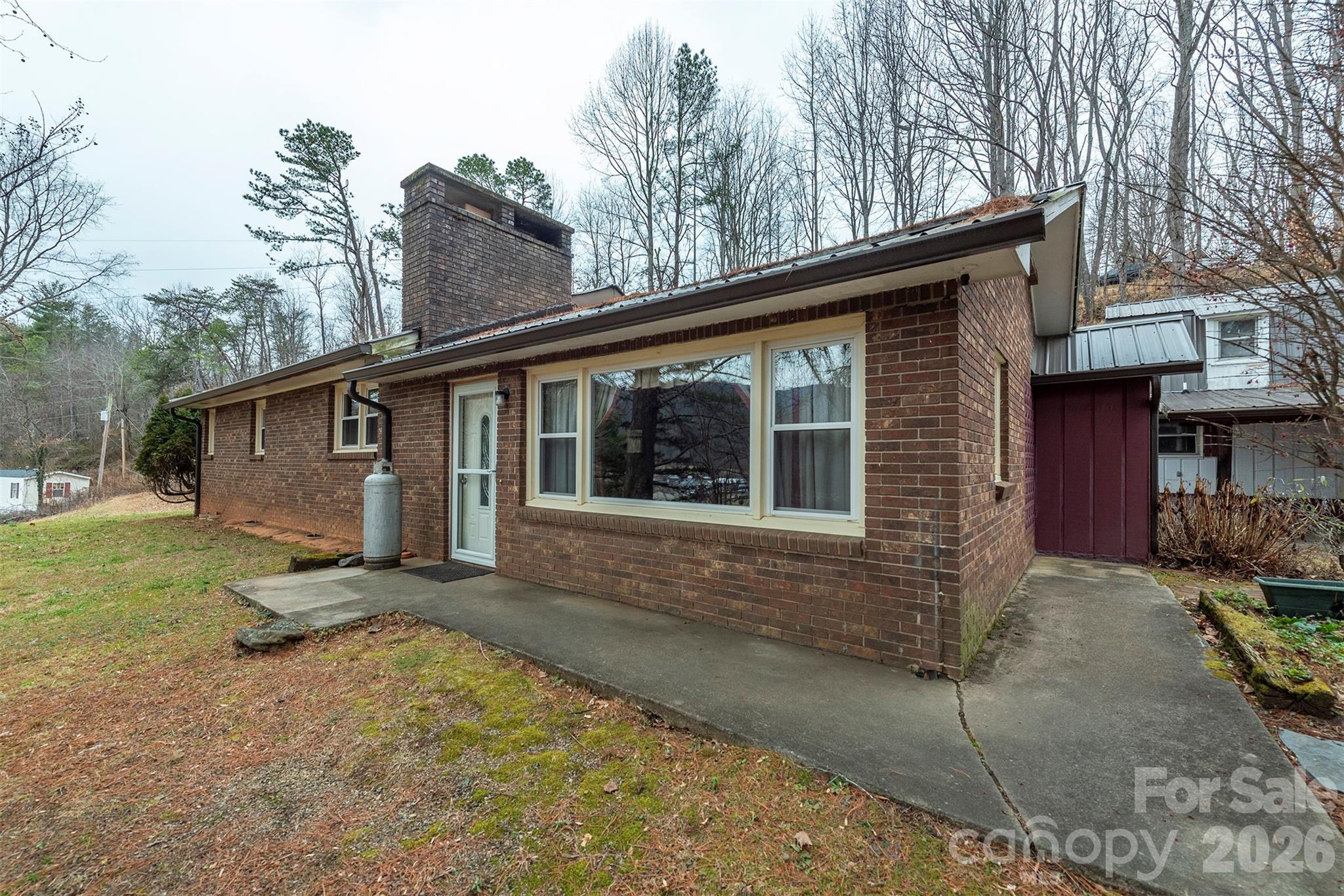 main property photo 10