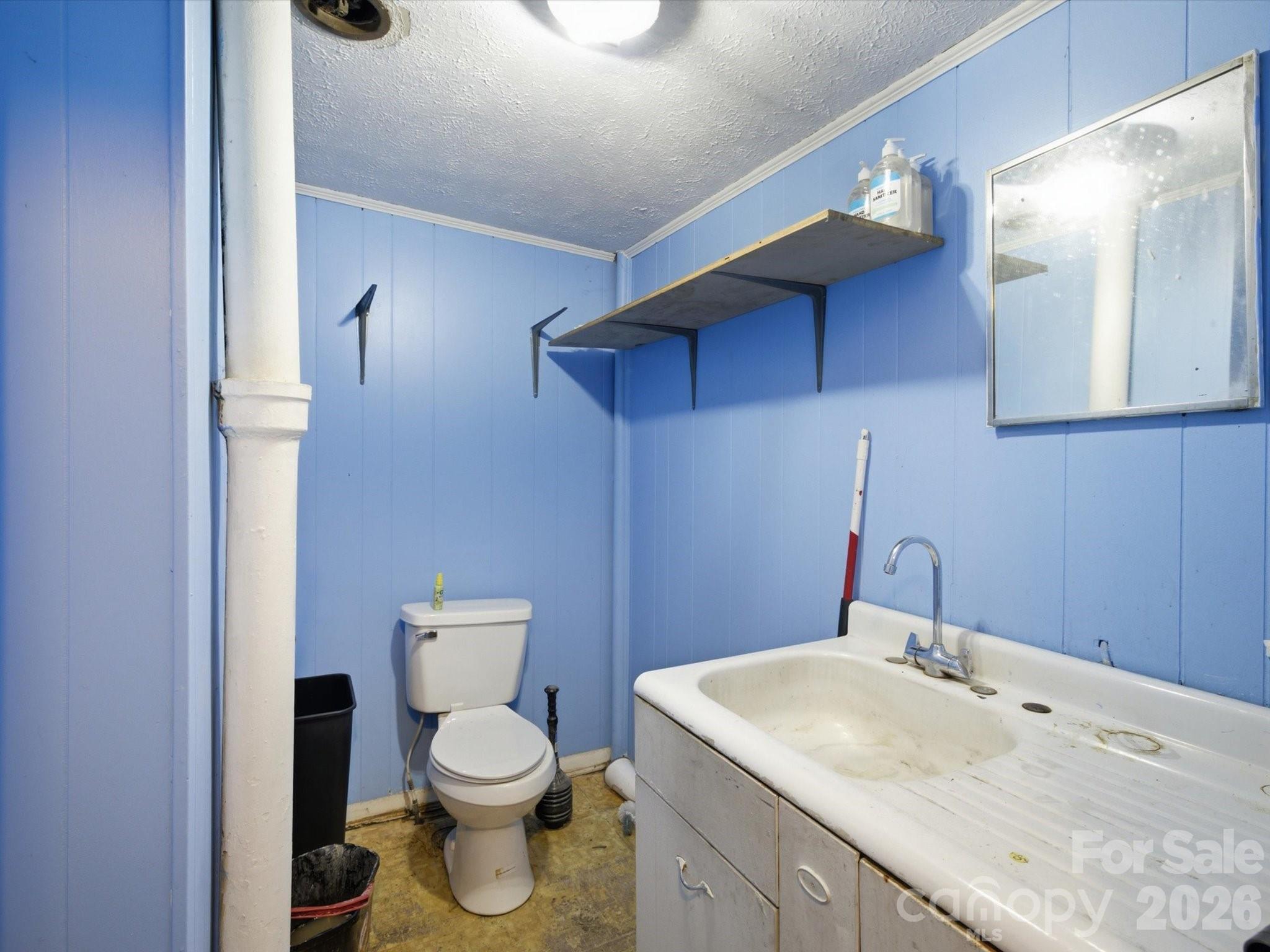 main property photo 17