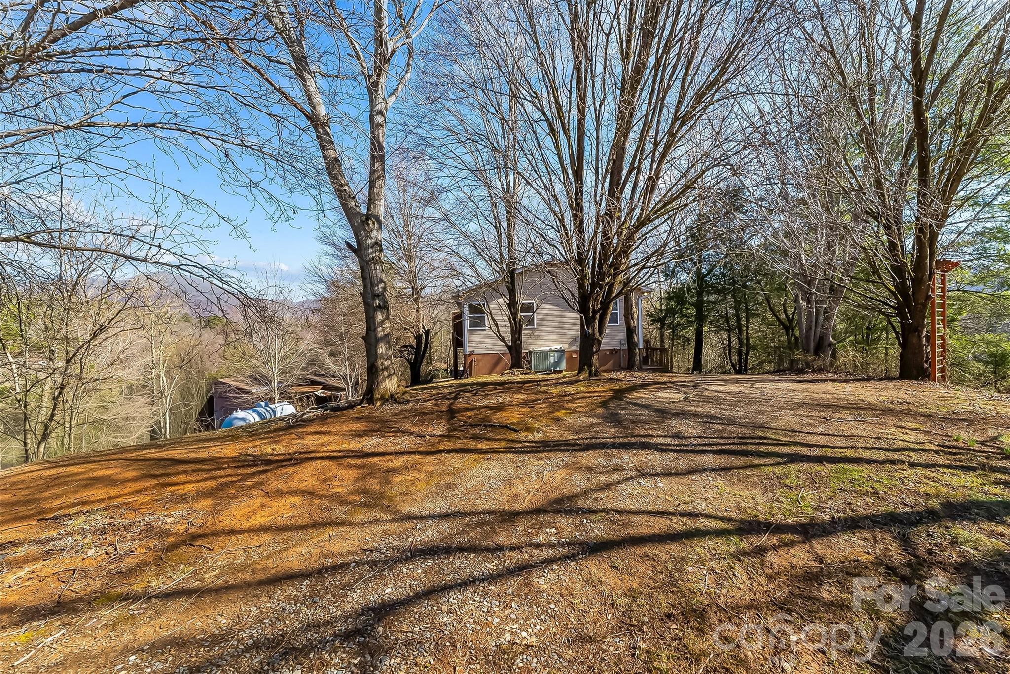 main property photo 28