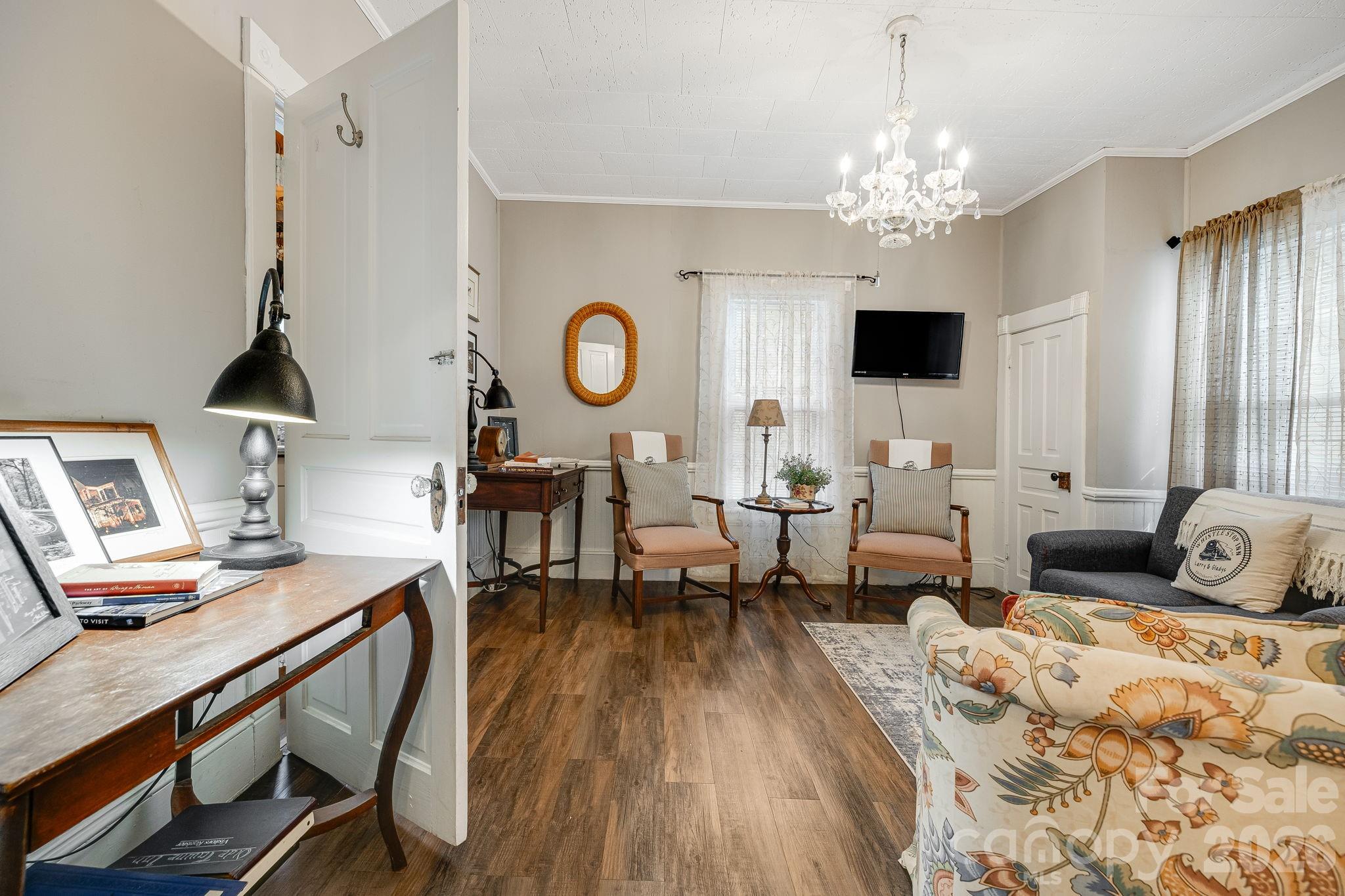 main property photo 8