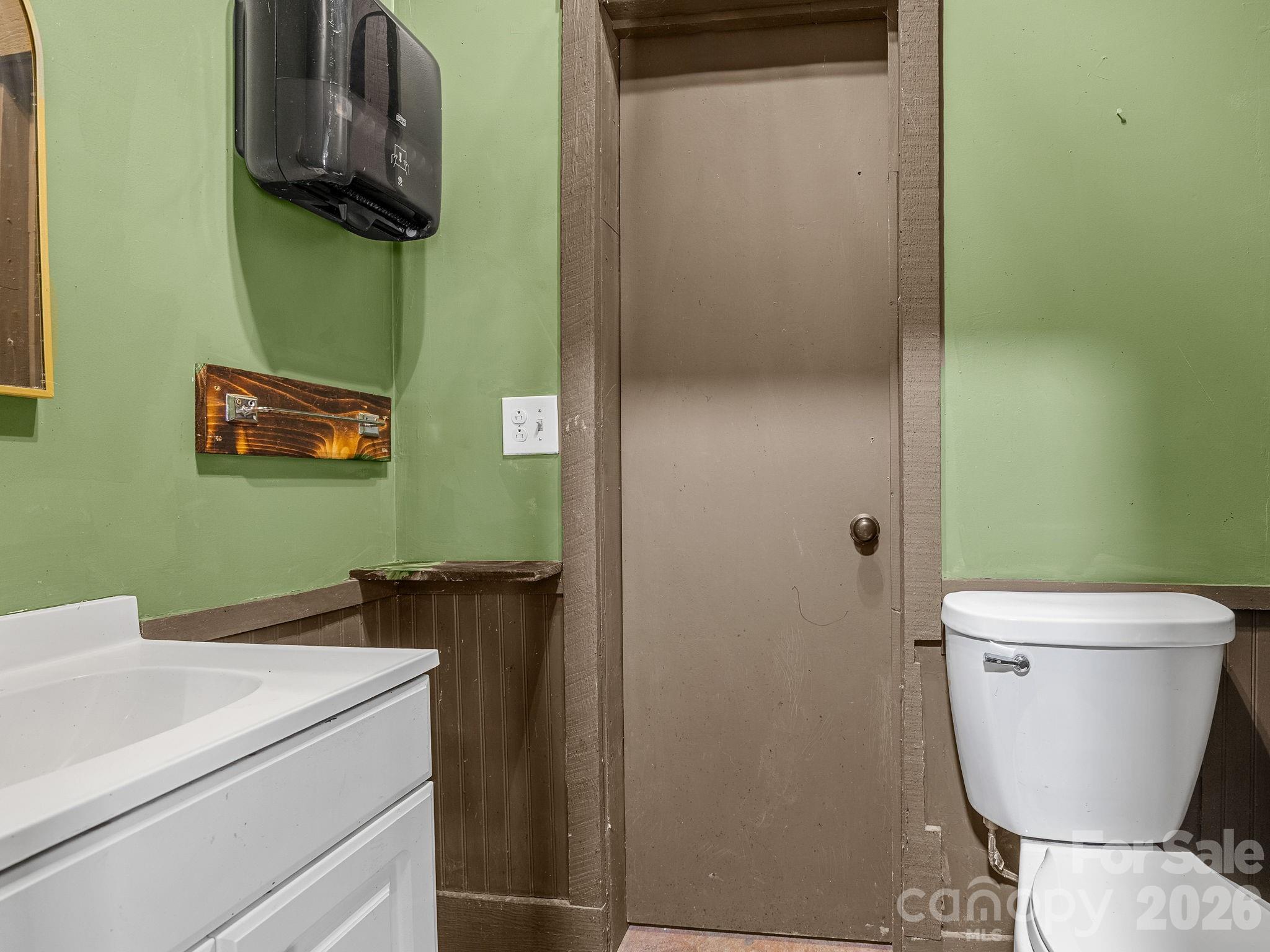 main property photo 29