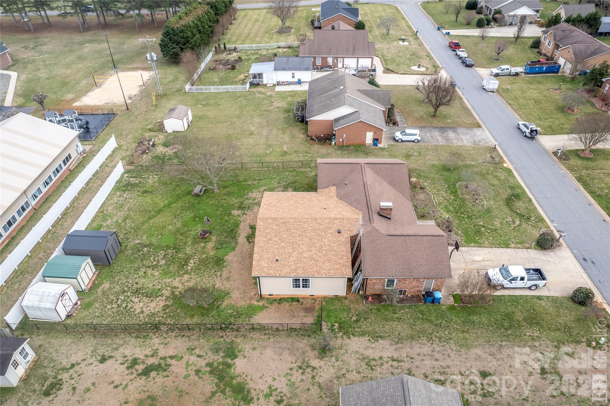 main property photo 38