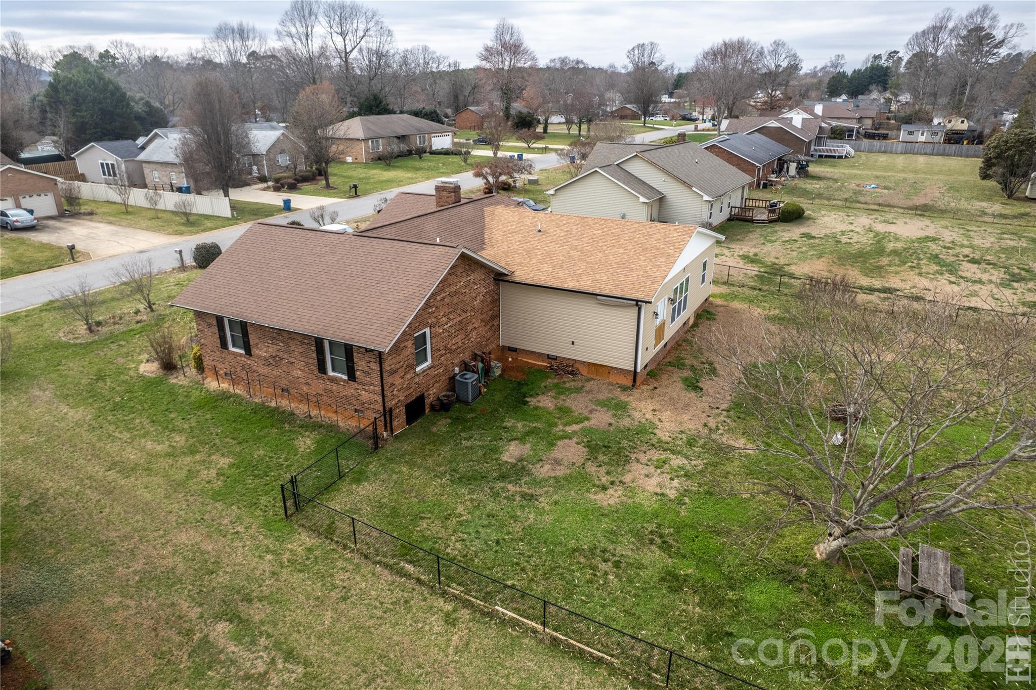main property photo 41
