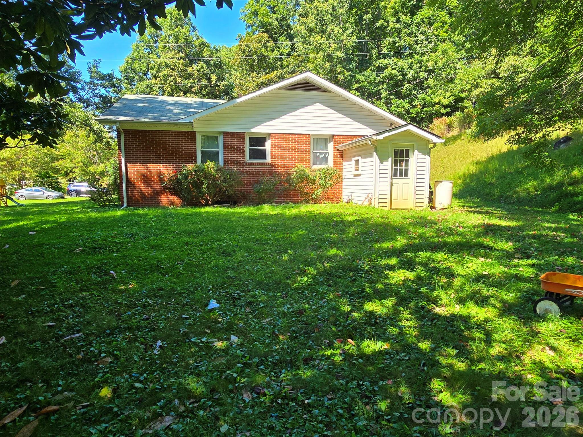 main property photo 8