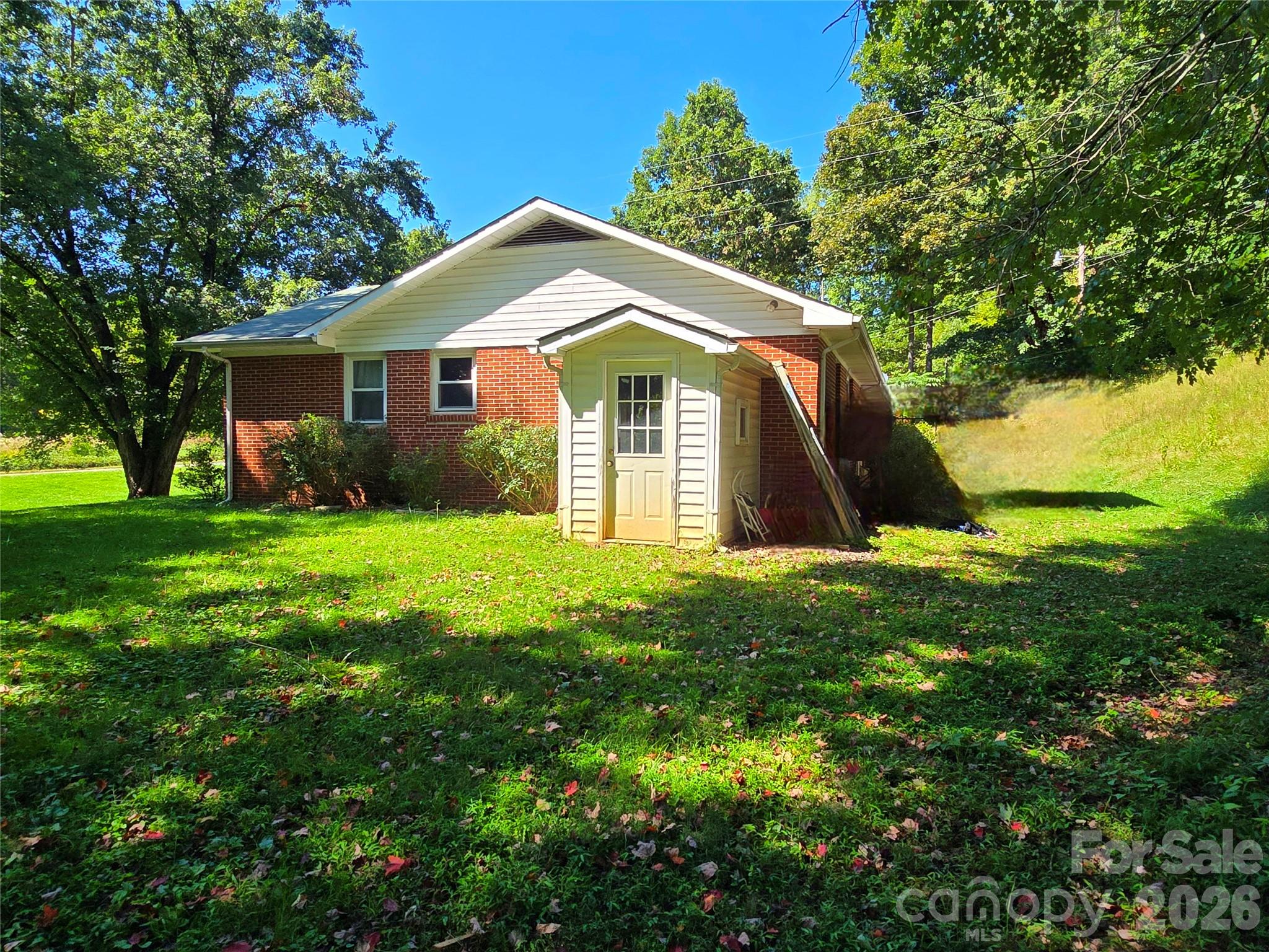 main property photo 9
