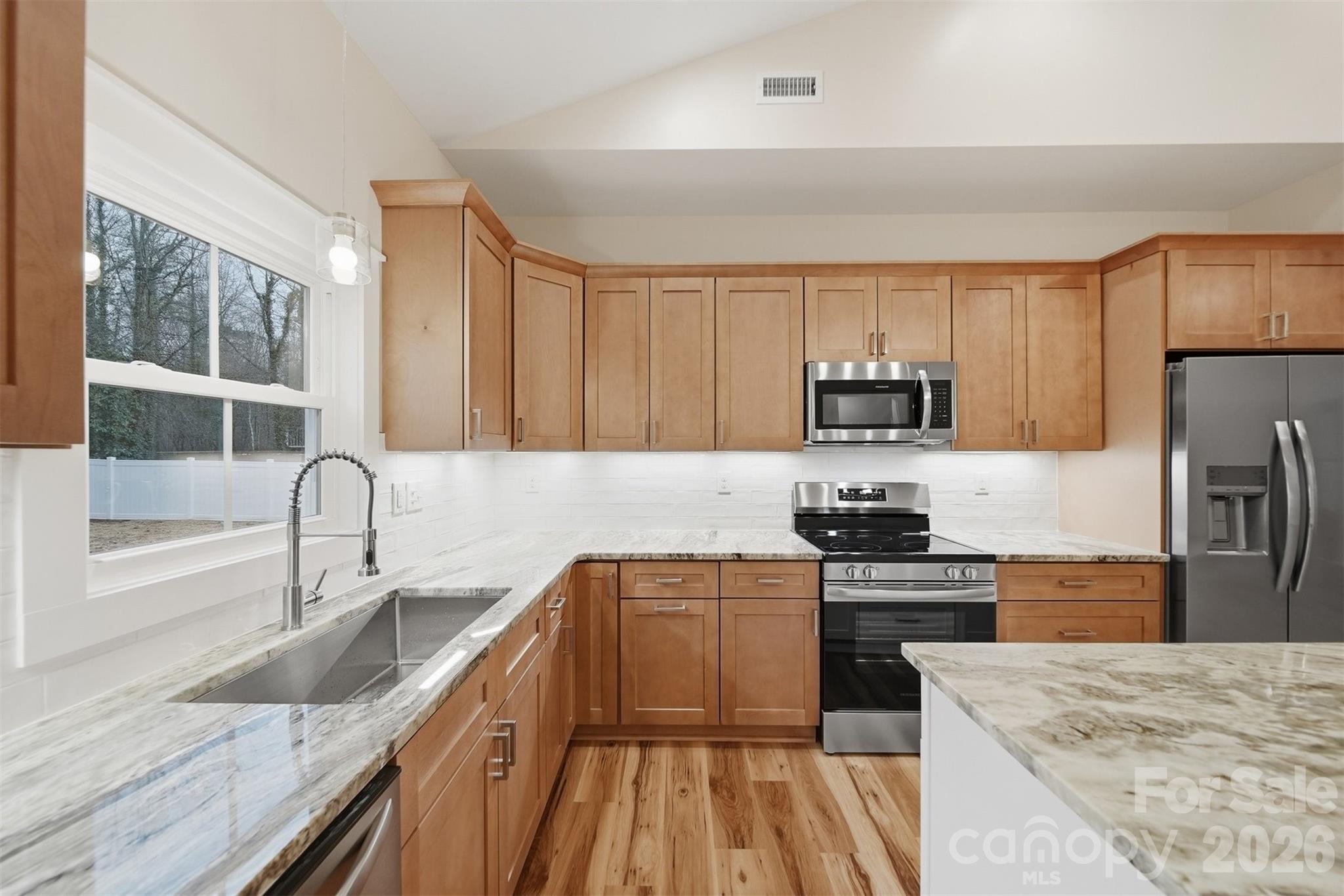 property viewer photo 15