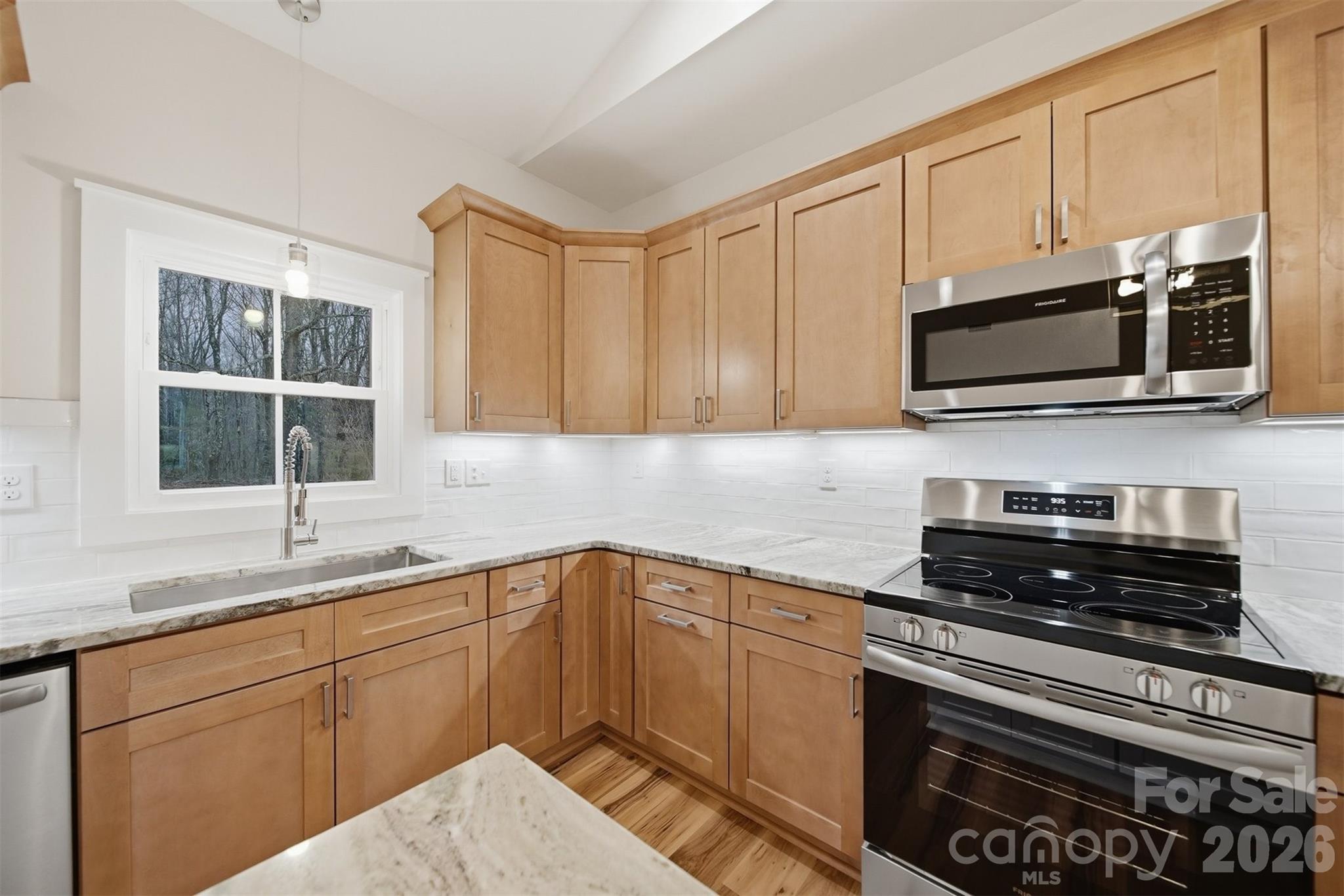 property viewer photo 17