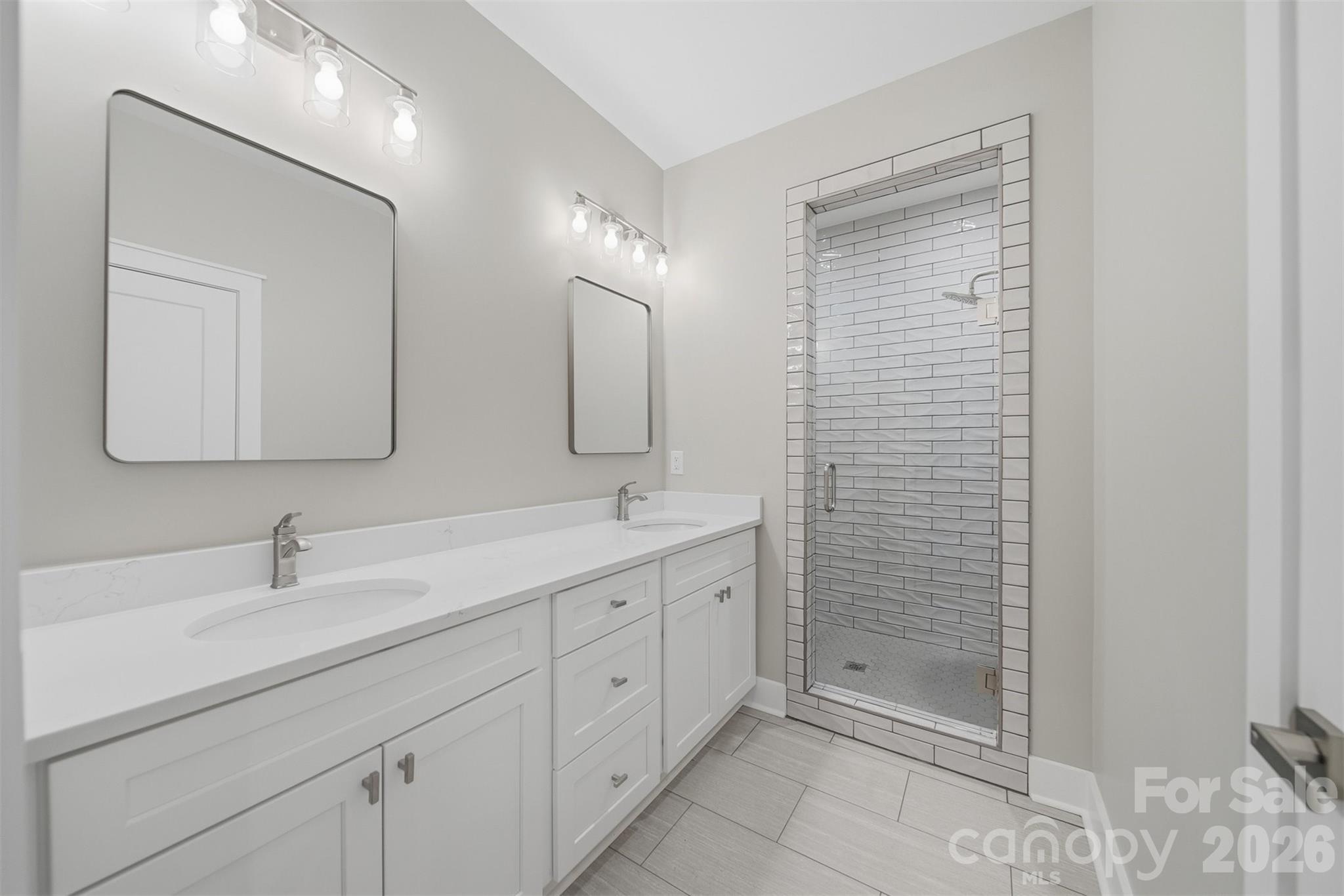 property viewer photo 23