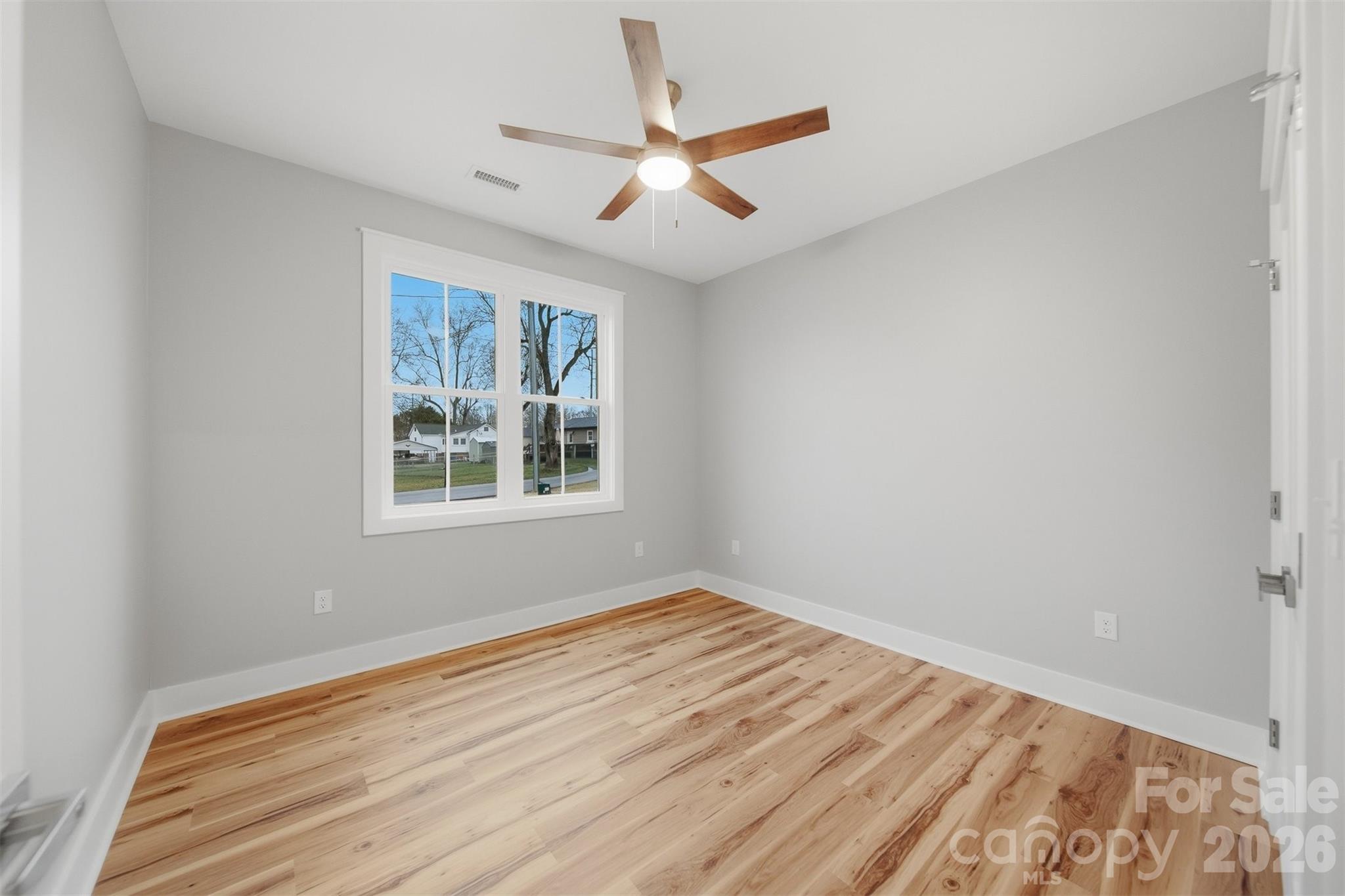 property viewer photo 28