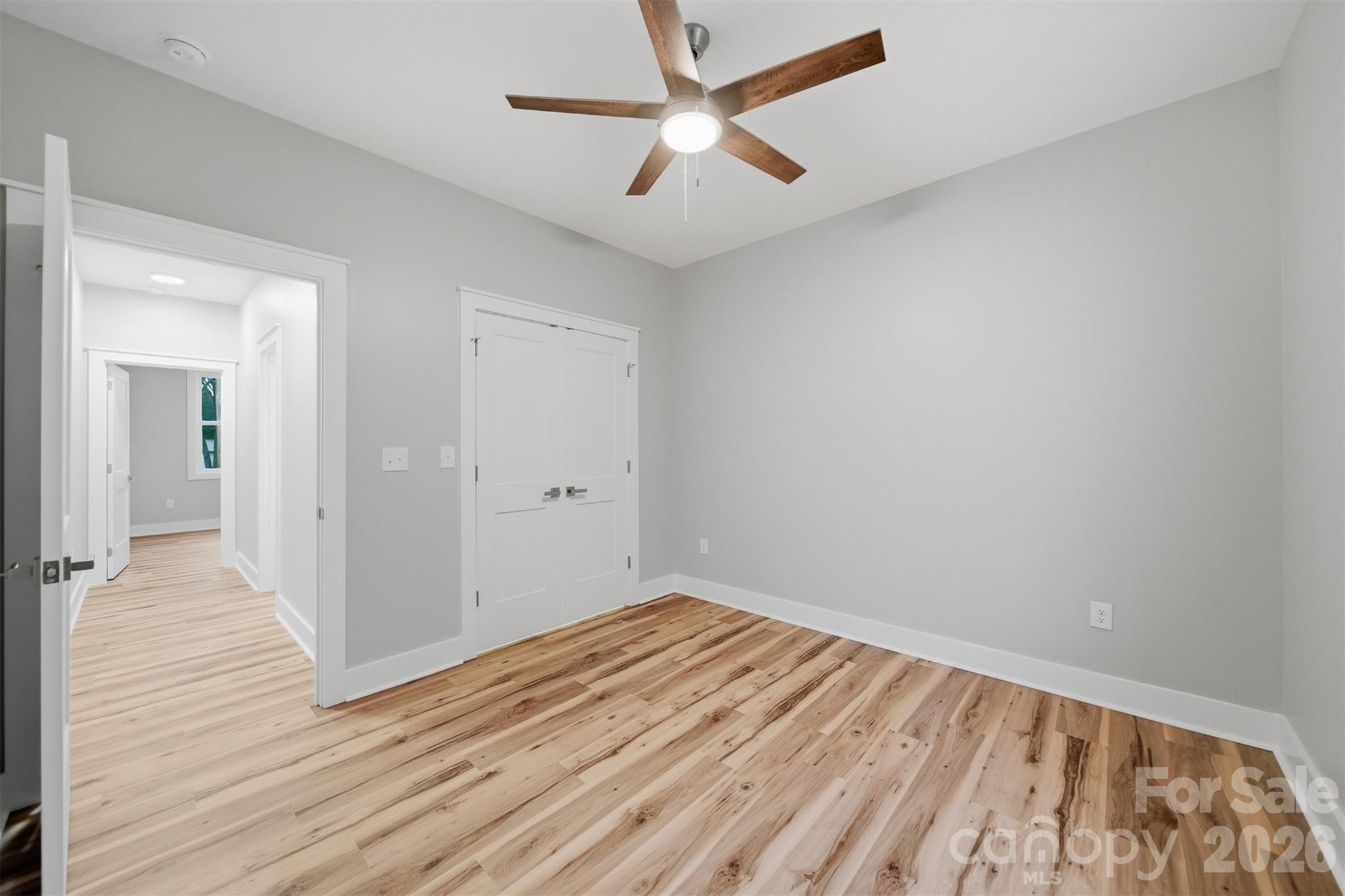 property viewer photo 30
