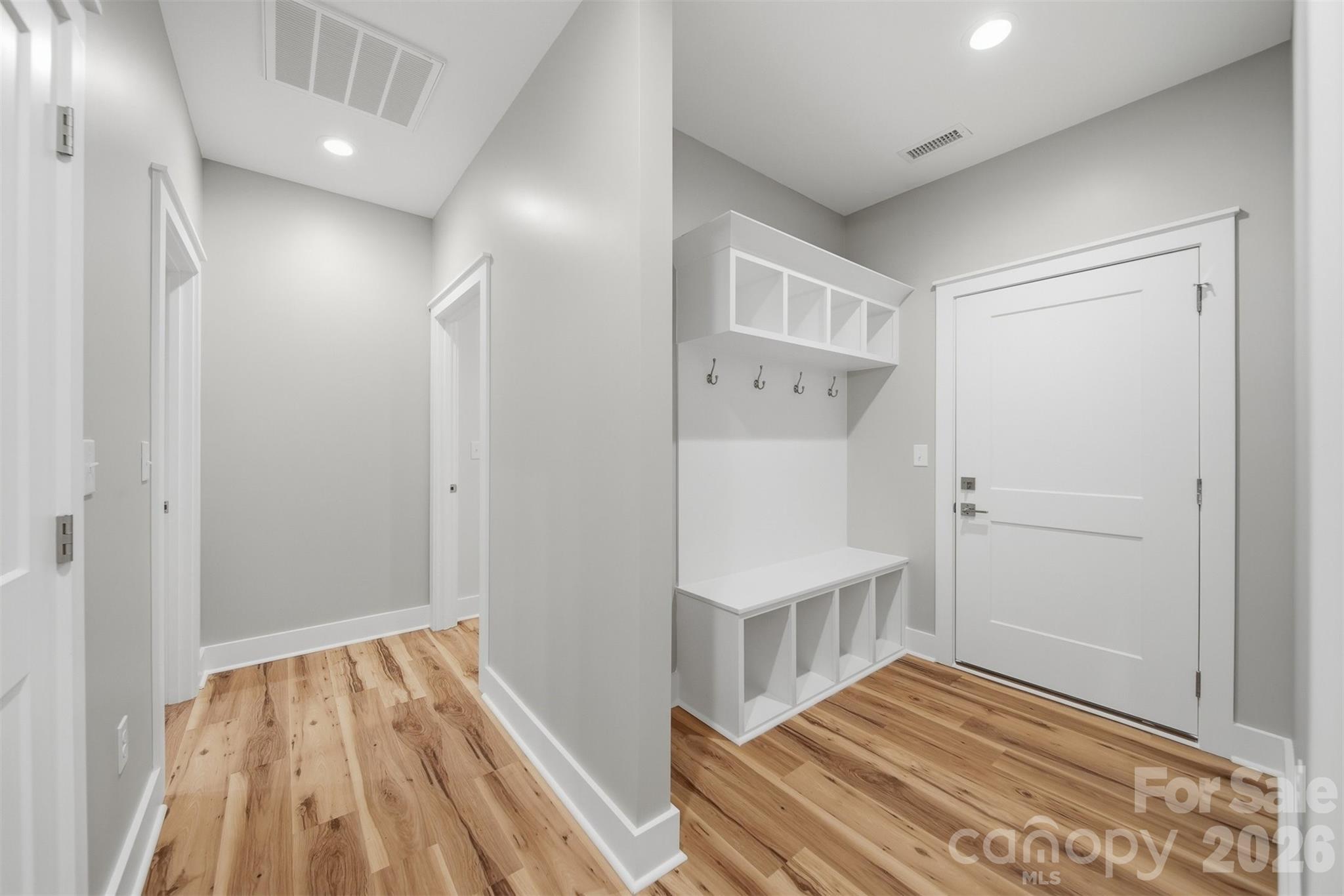 property viewer photo 35