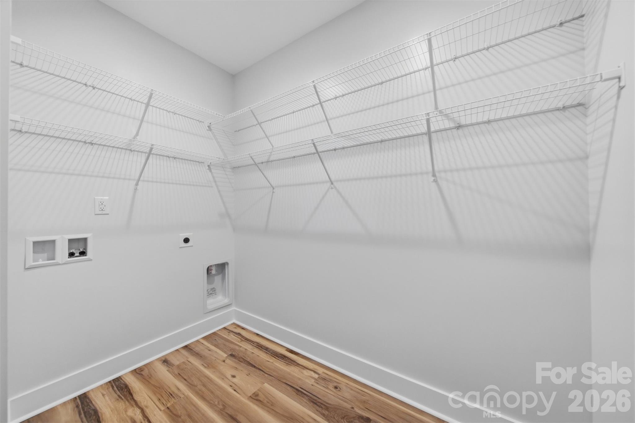 property viewer photo 36