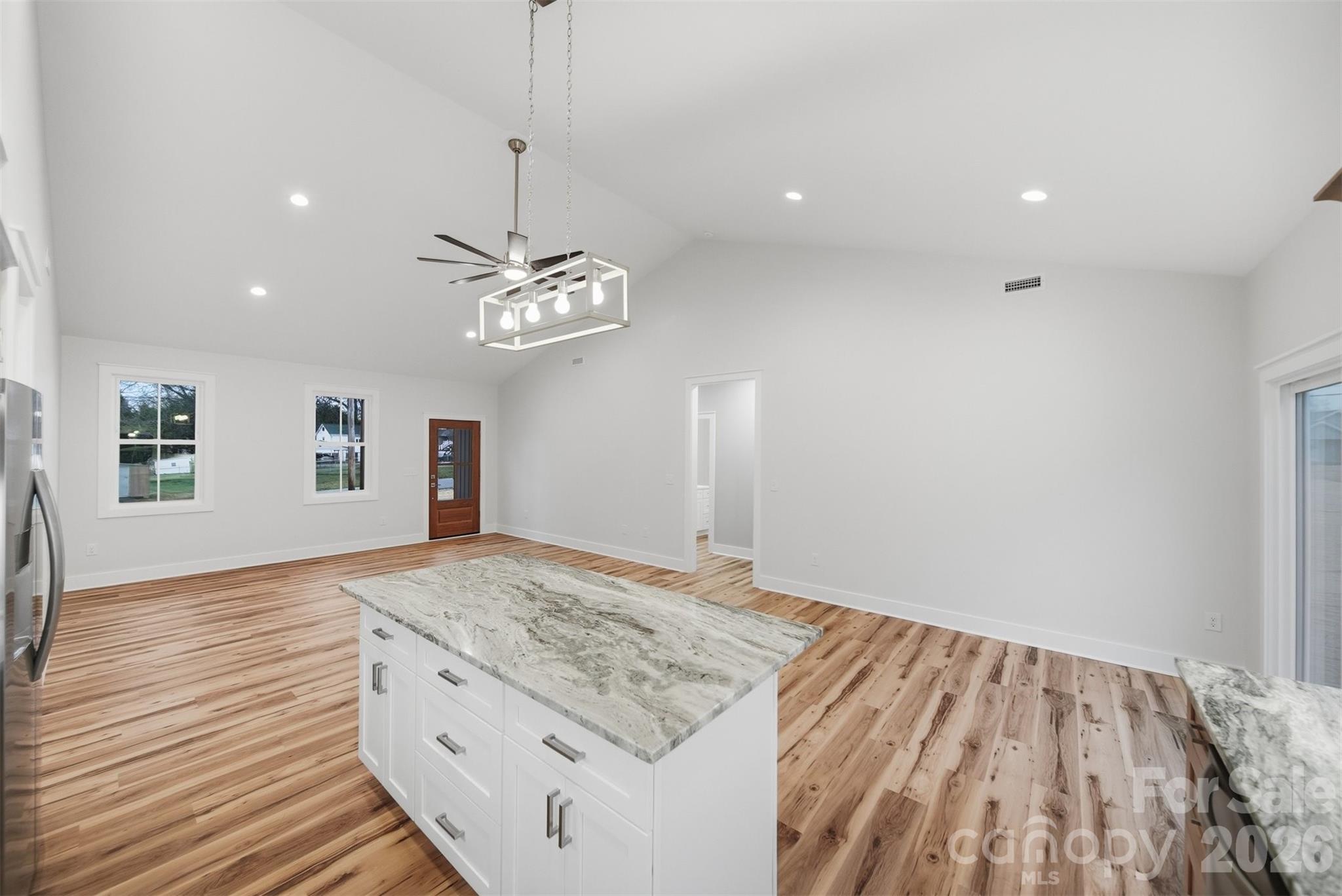 property viewer photo 7