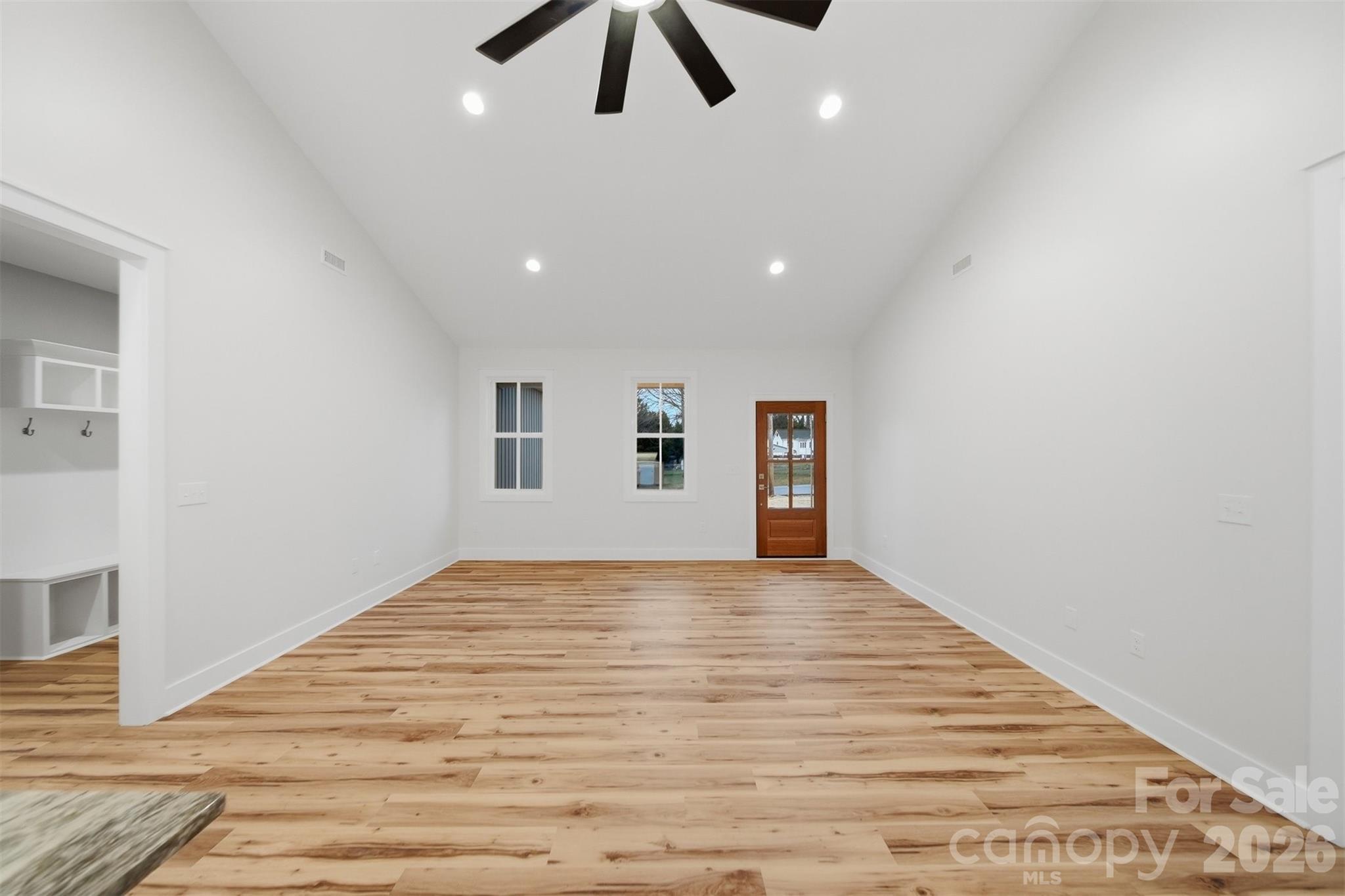 property viewer photo 8