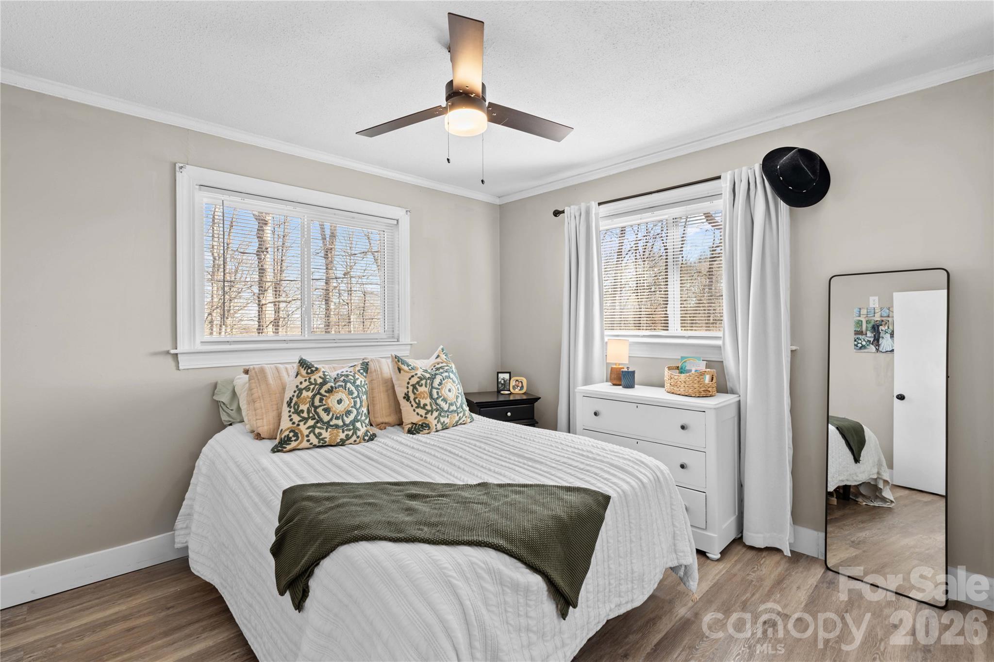 property viewer photo 25