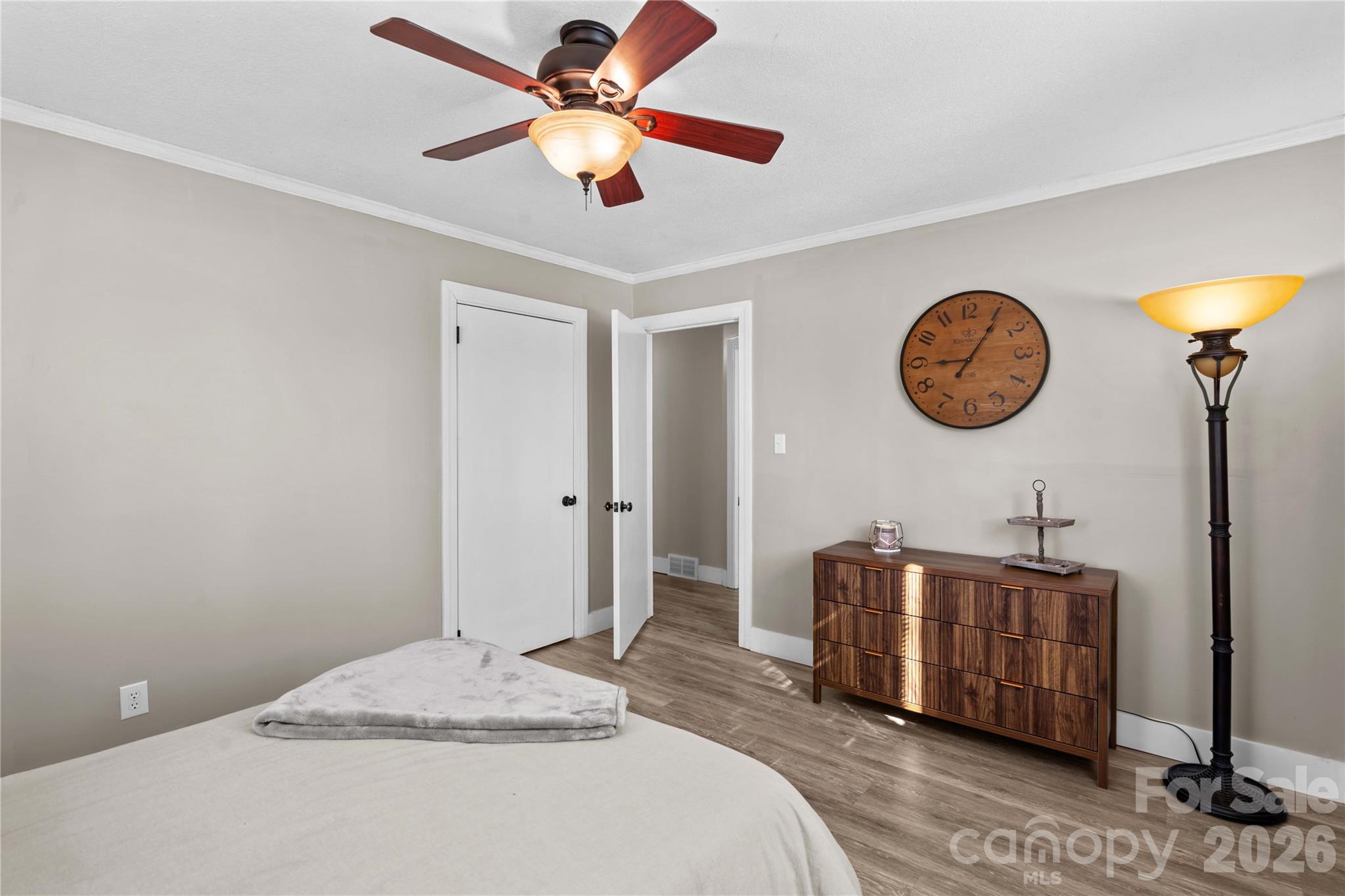 property viewer photo 27