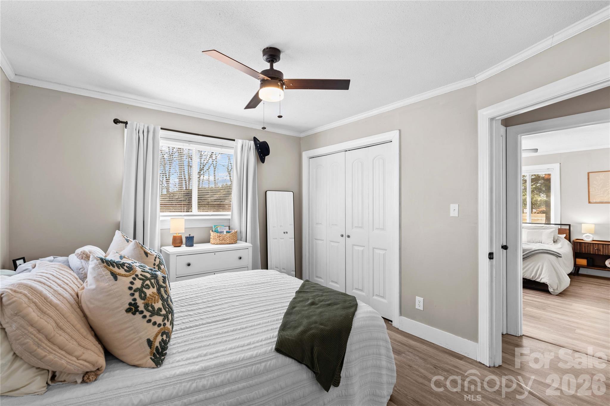 property viewer photo 30