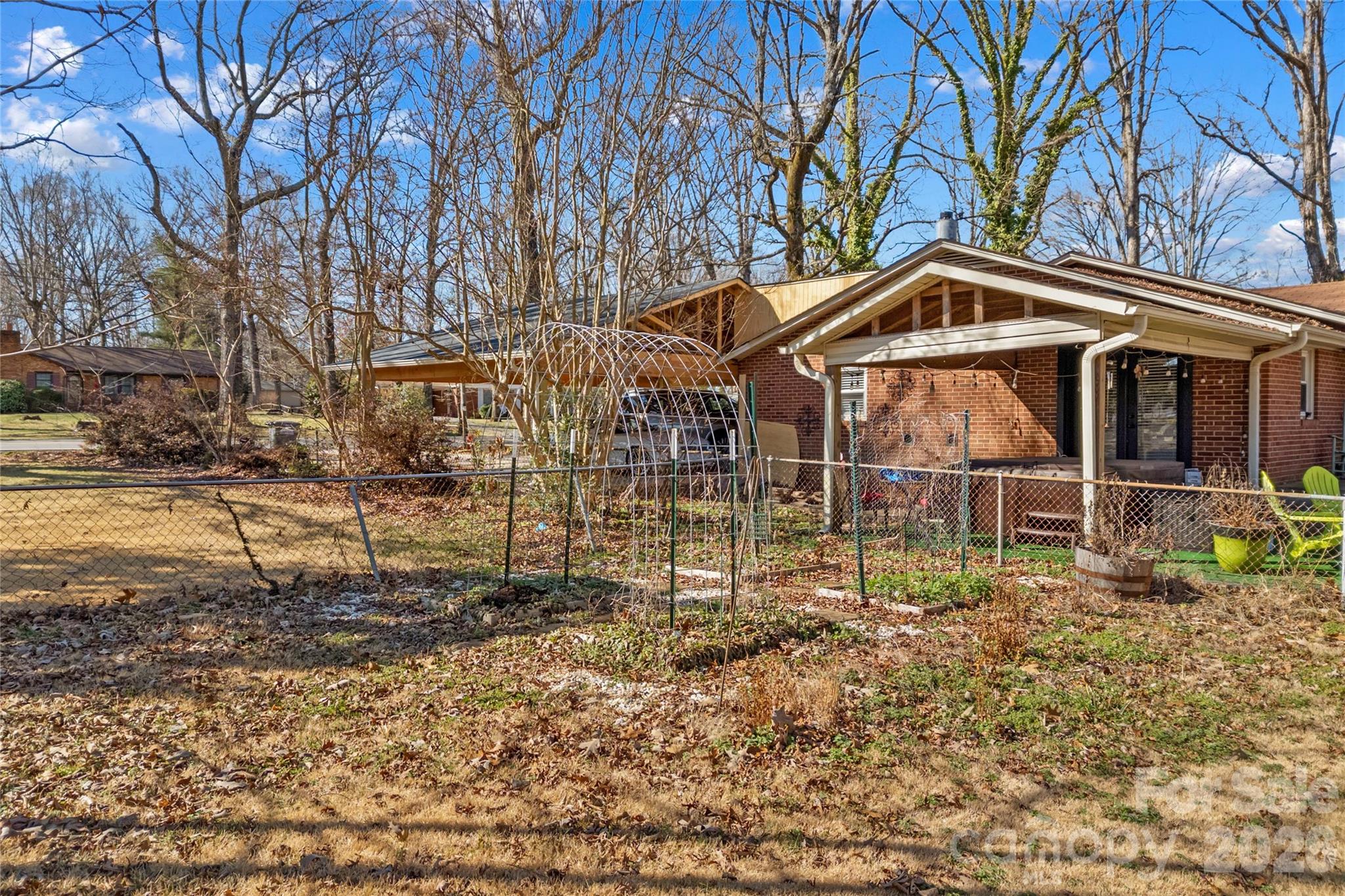 property viewer photo 44